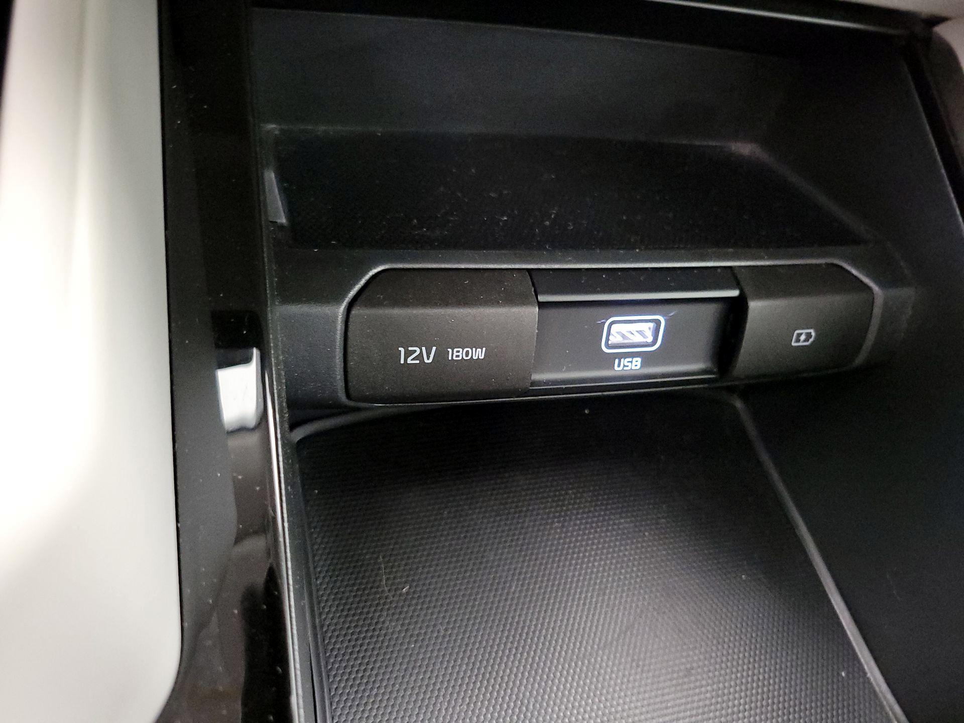 Thumbnail: 2020 Kia Telluride - 18