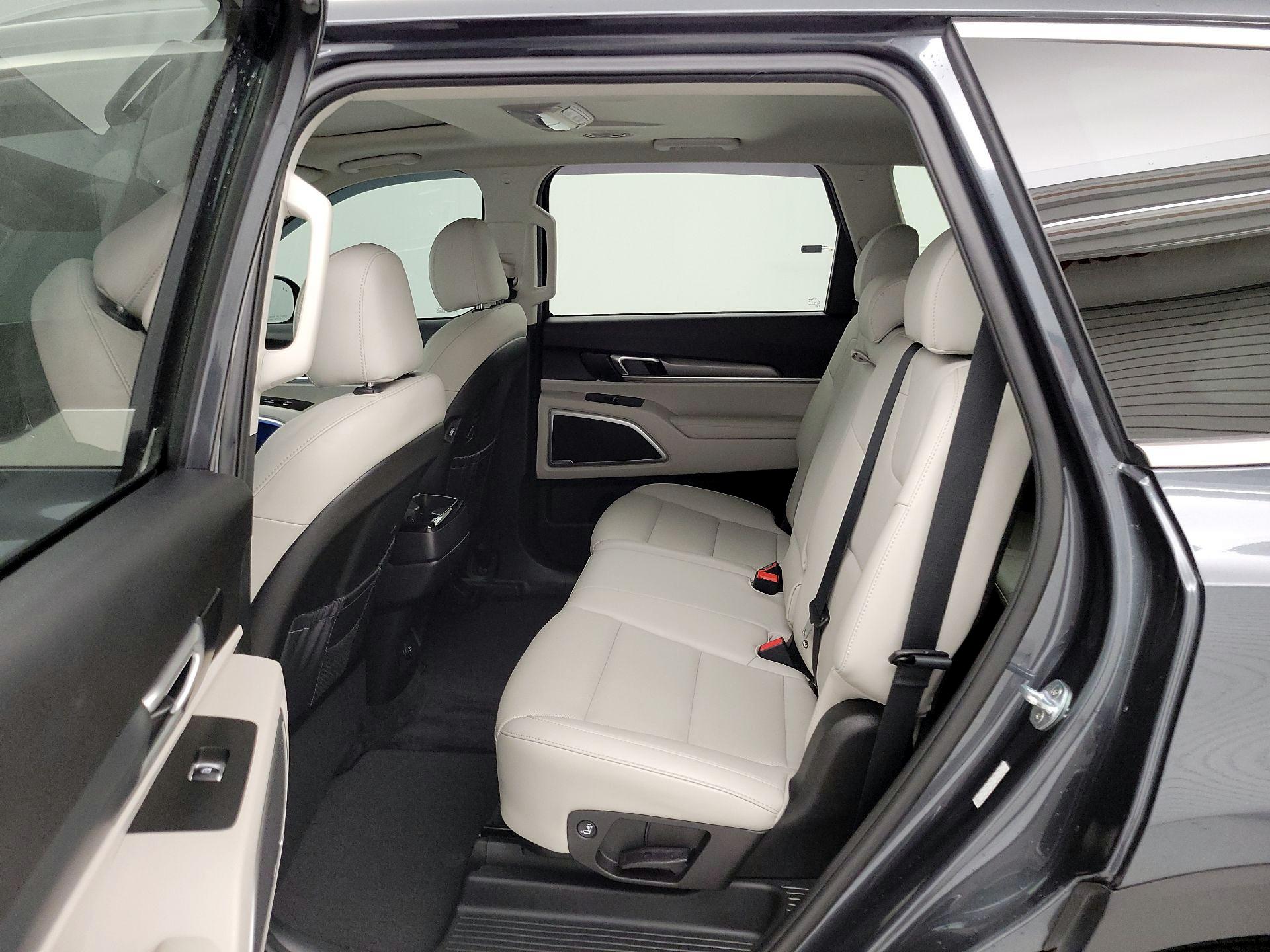 Thumbnail: 2020 Kia Telluride - 20