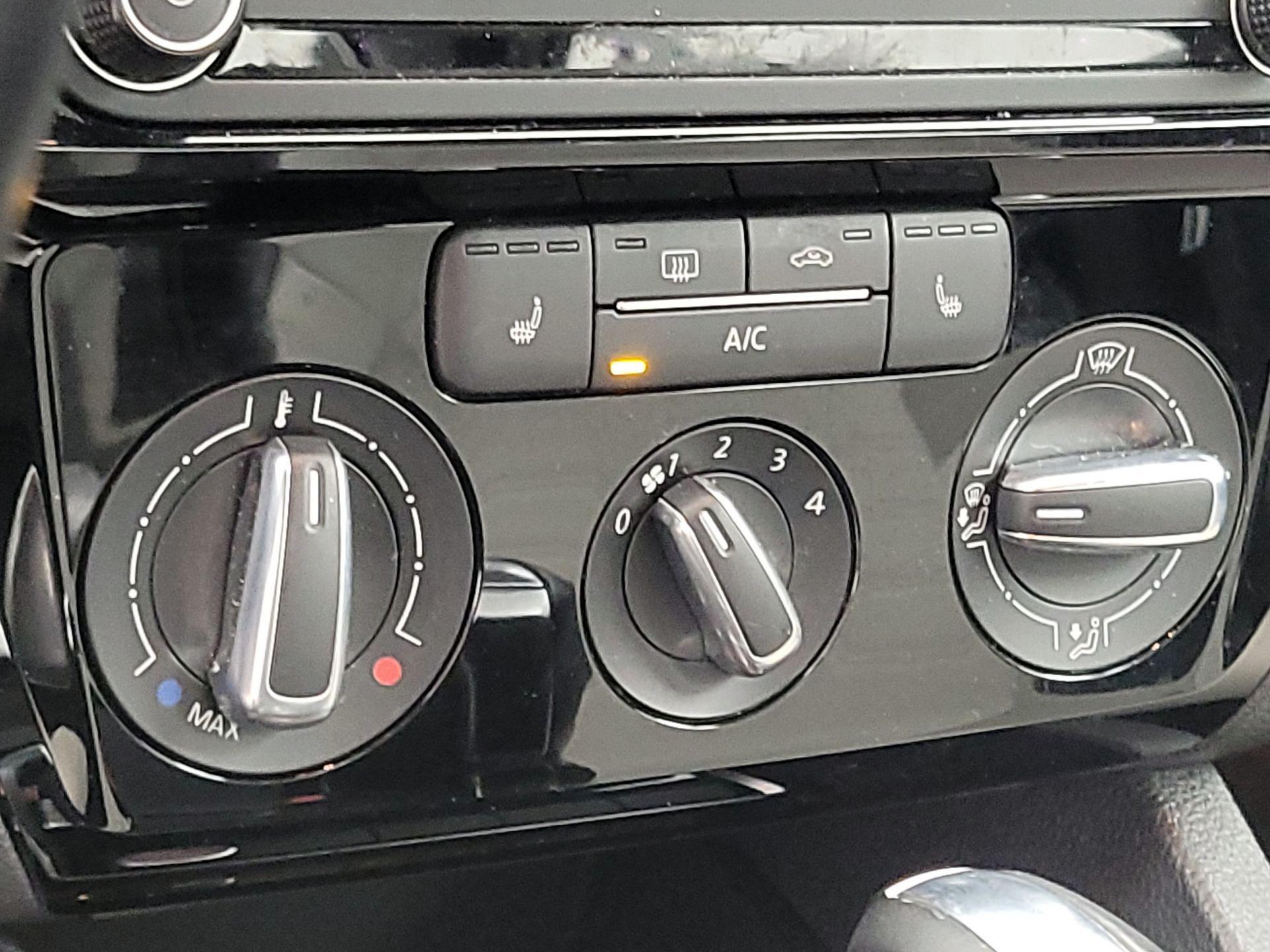 Thumbnail: 2016 Volkswagen Jetta - 17