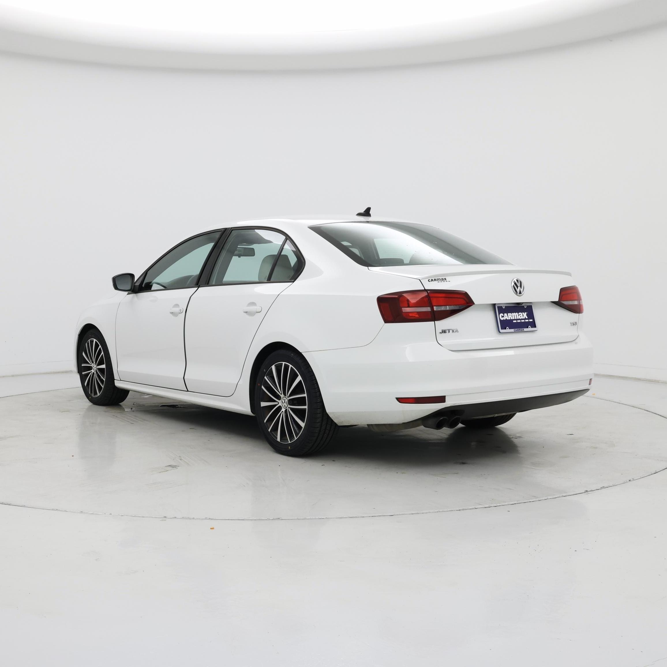 Thumbnail: 2016 Volkswagen Jetta - 2