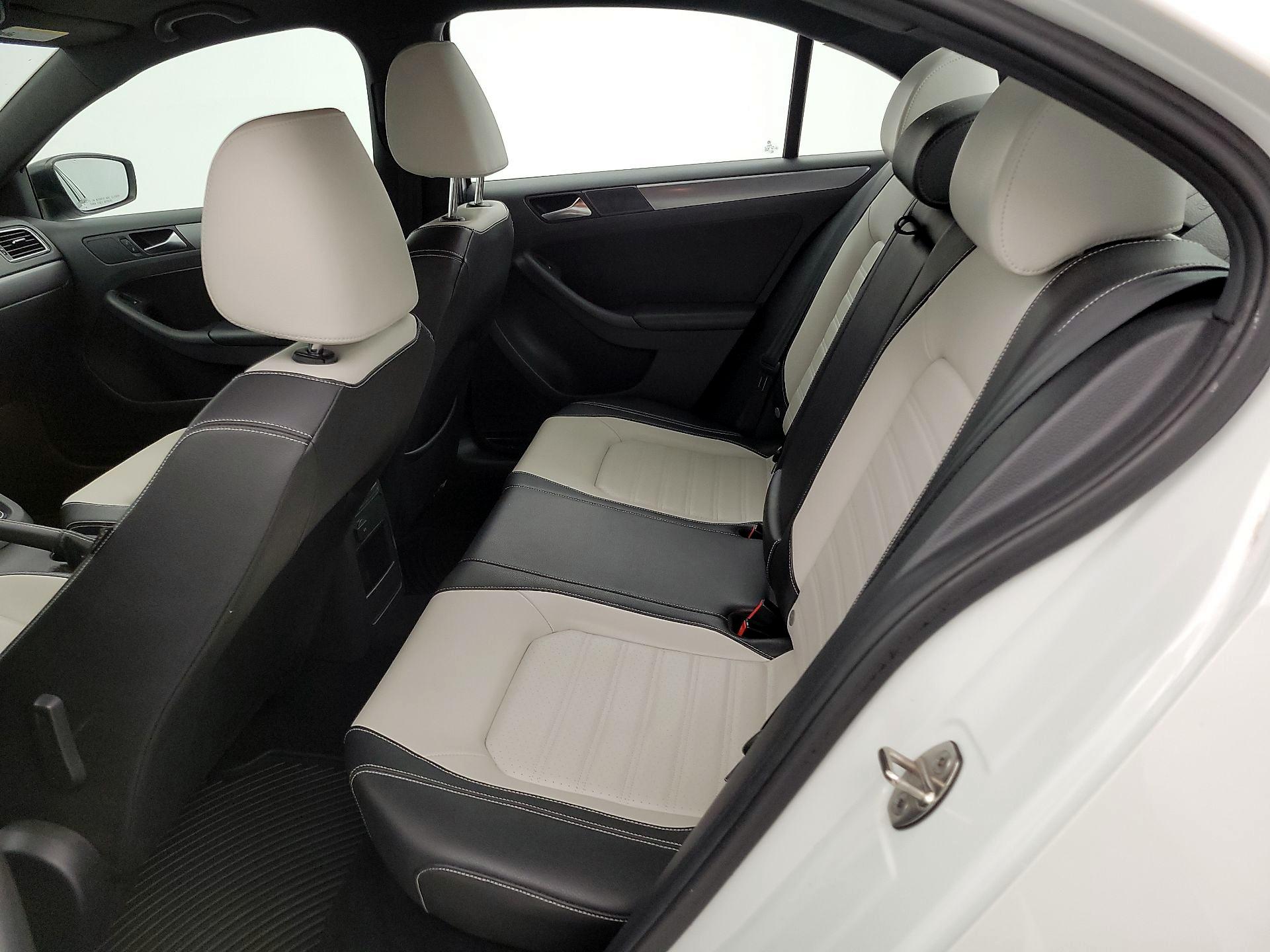 Thumbnail: 2016 Volkswagen Jetta - 20