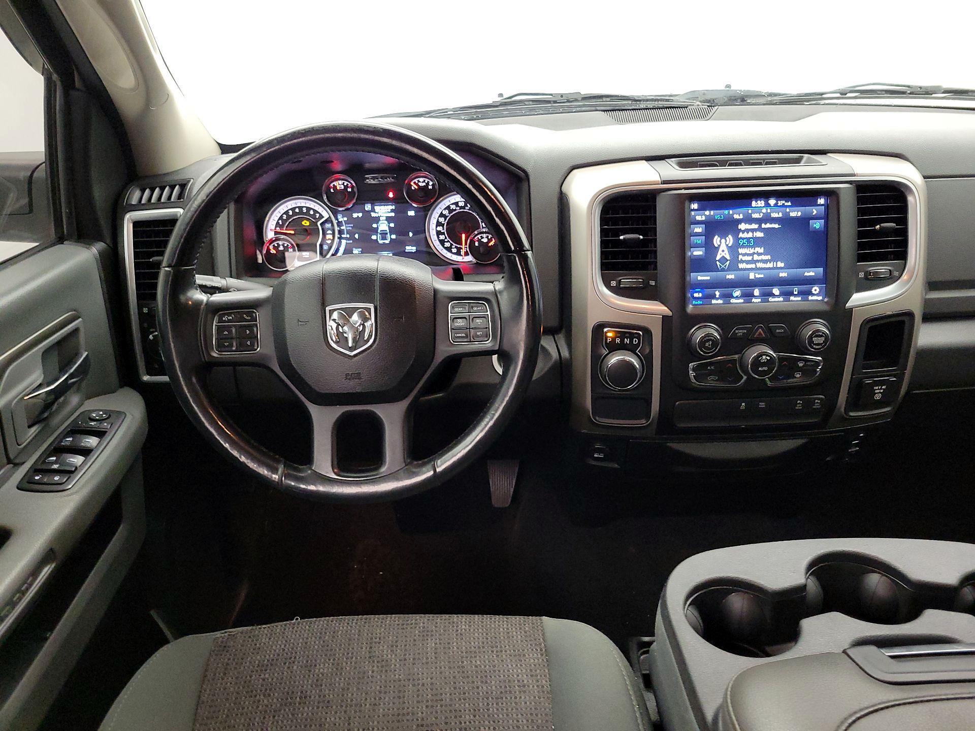 Thumbnail: 2019 RAM 1500 Classic - 10