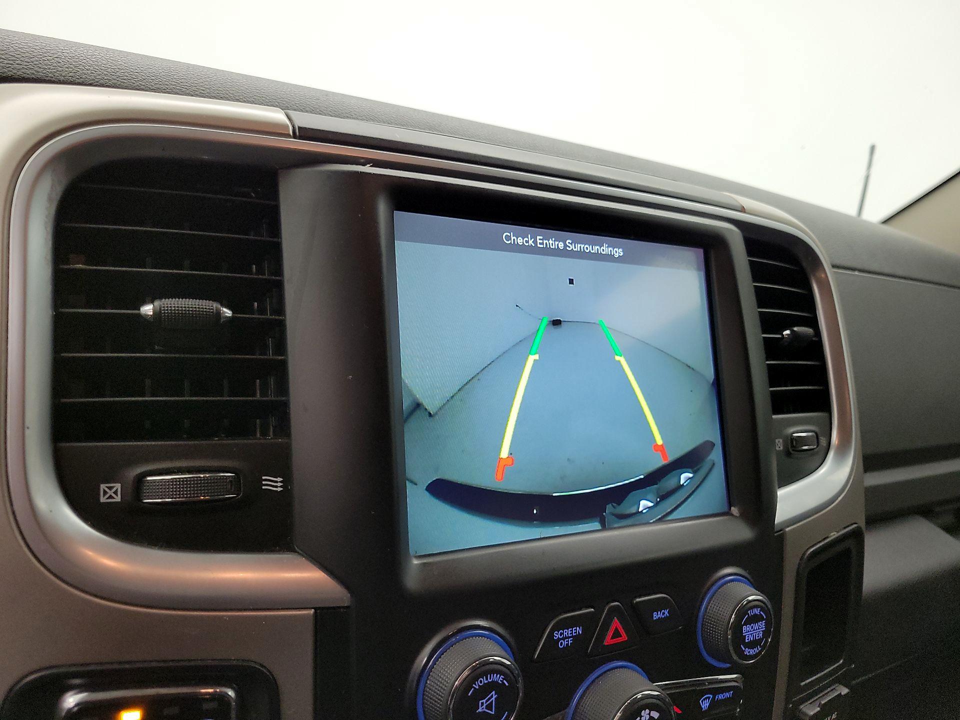 Thumbnail: 2019 RAM 1500 Classic - 14