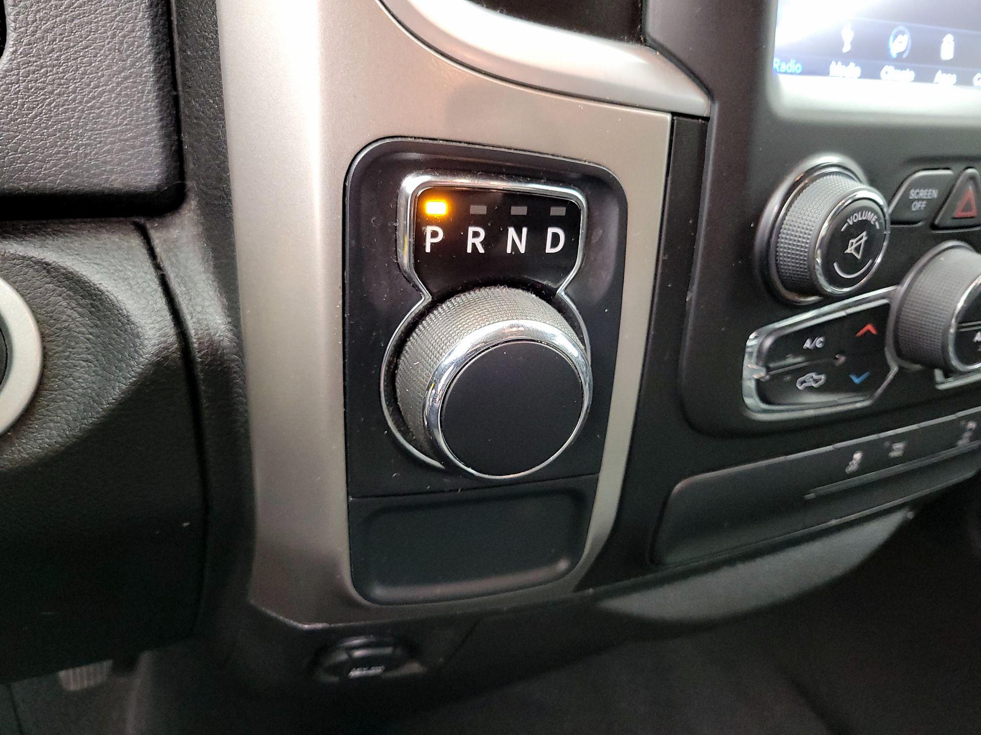 Thumbnail: 2019 RAM 1500 Classic - 17