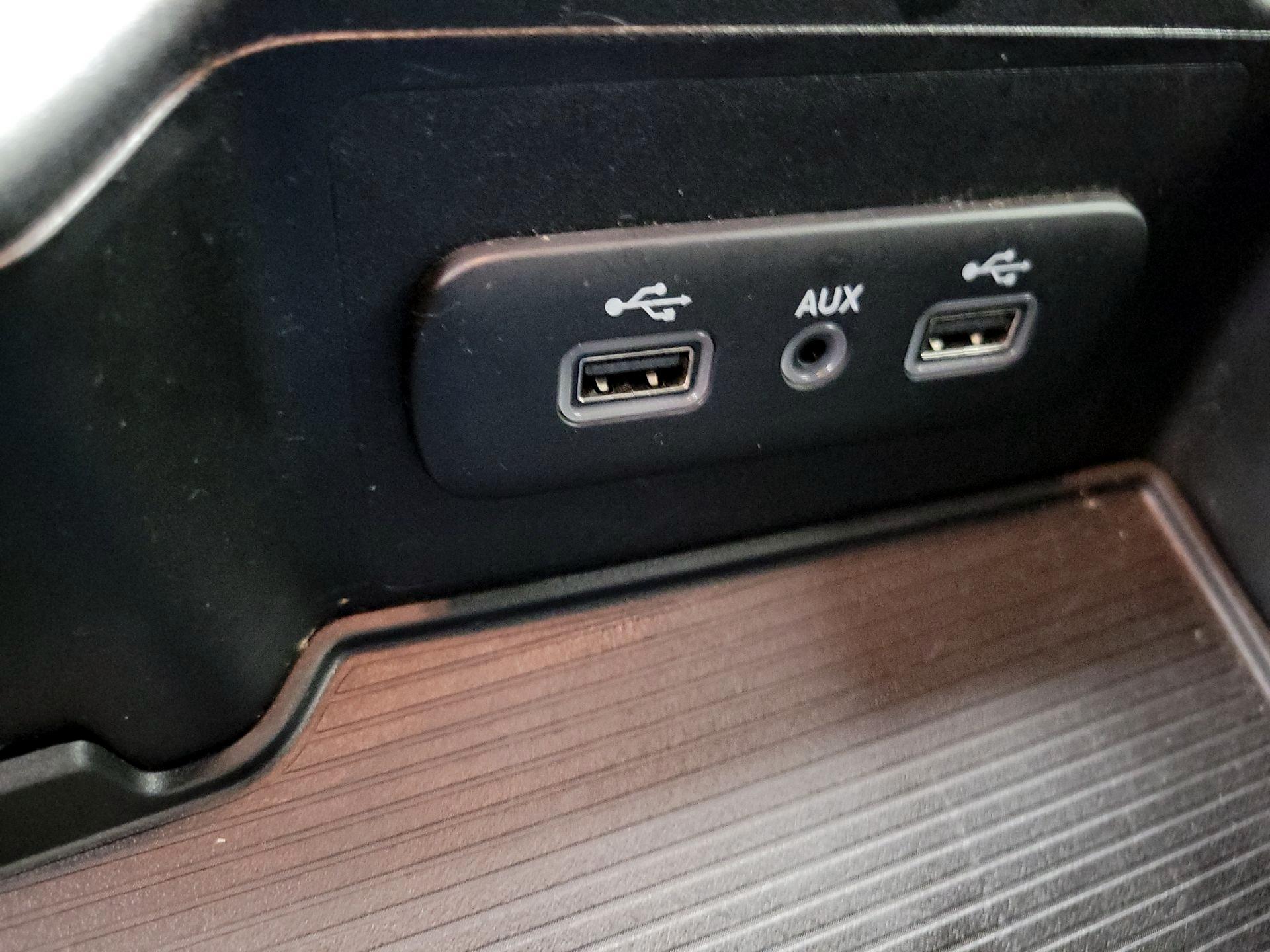 Thumbnail: 2019 RAM 1500 Classic - 18