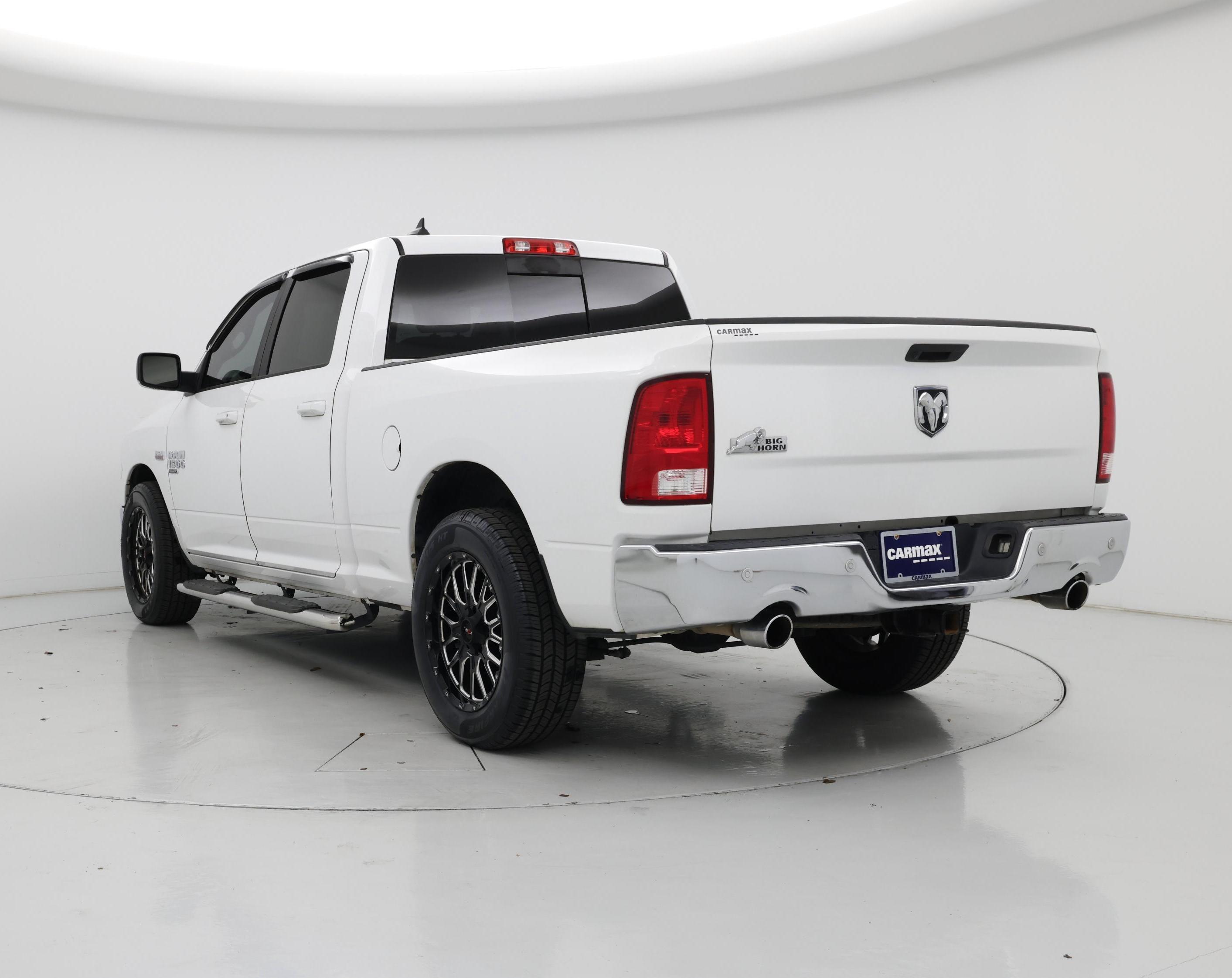 Thumbnail: 2019 RAM 1500 Classic - 2