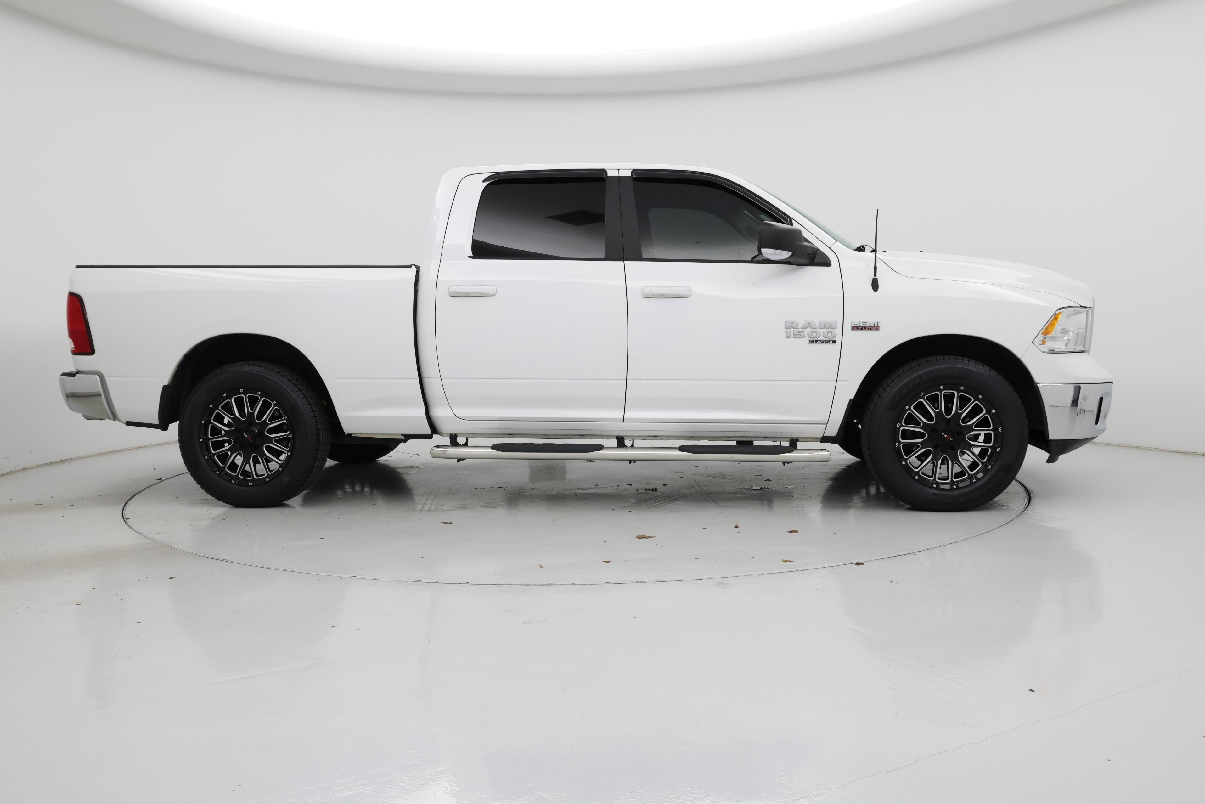 Thumbnail: 2019 RAM 1500 Classic - 7