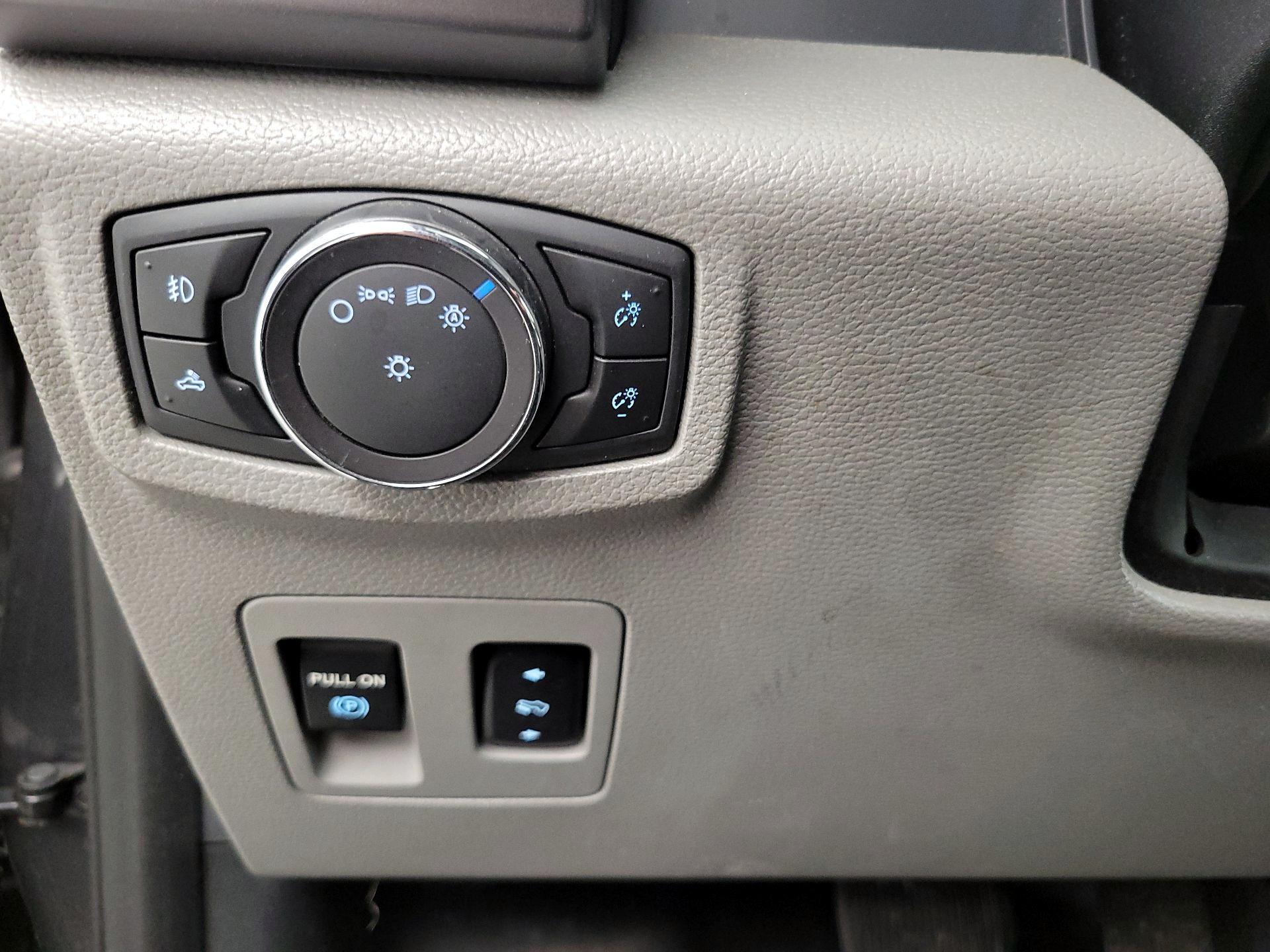 Thumbnail: 2015 Ford F-150 - 13