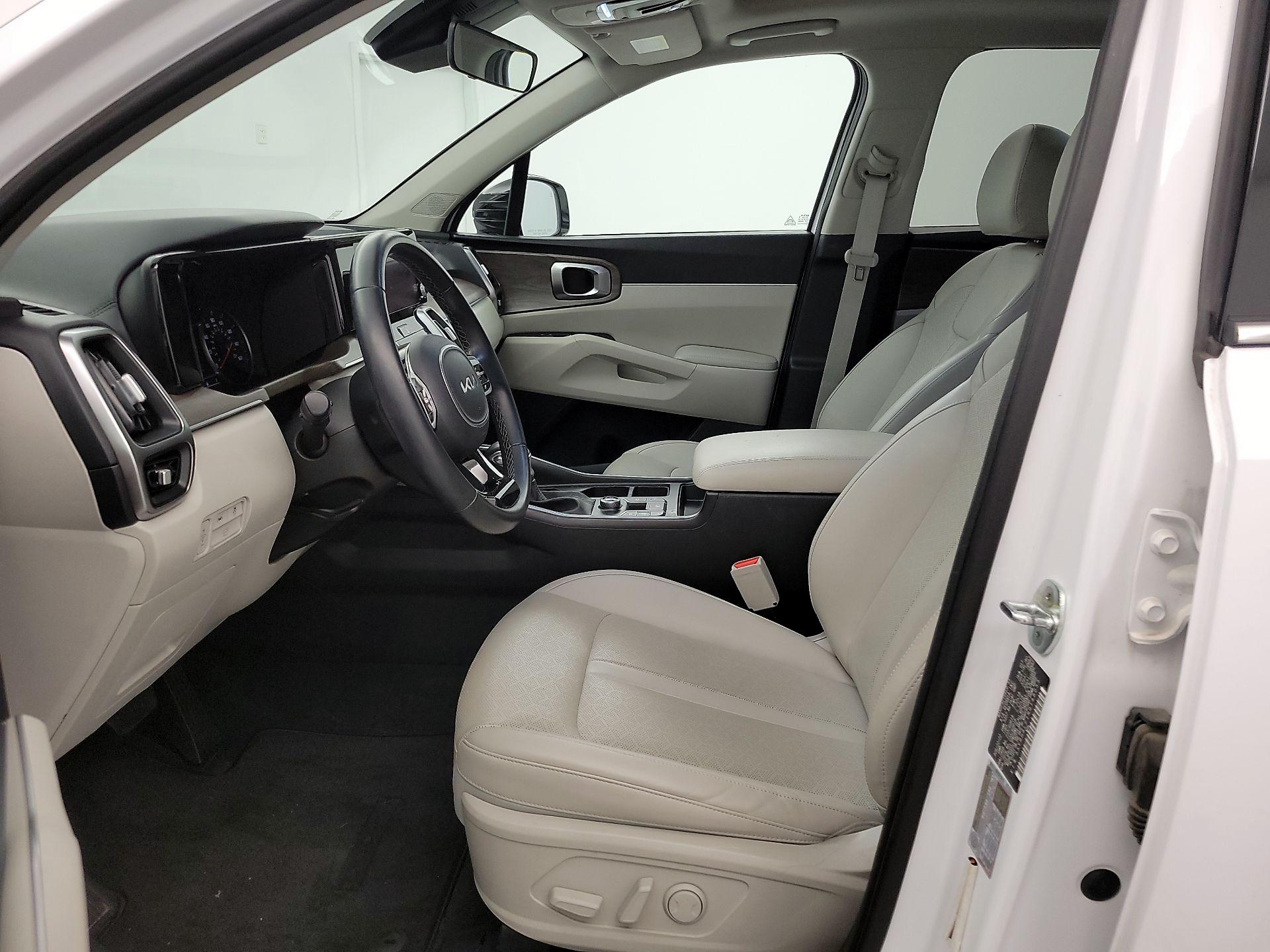 Thumbnail: 2022 Kia Sorento - 11