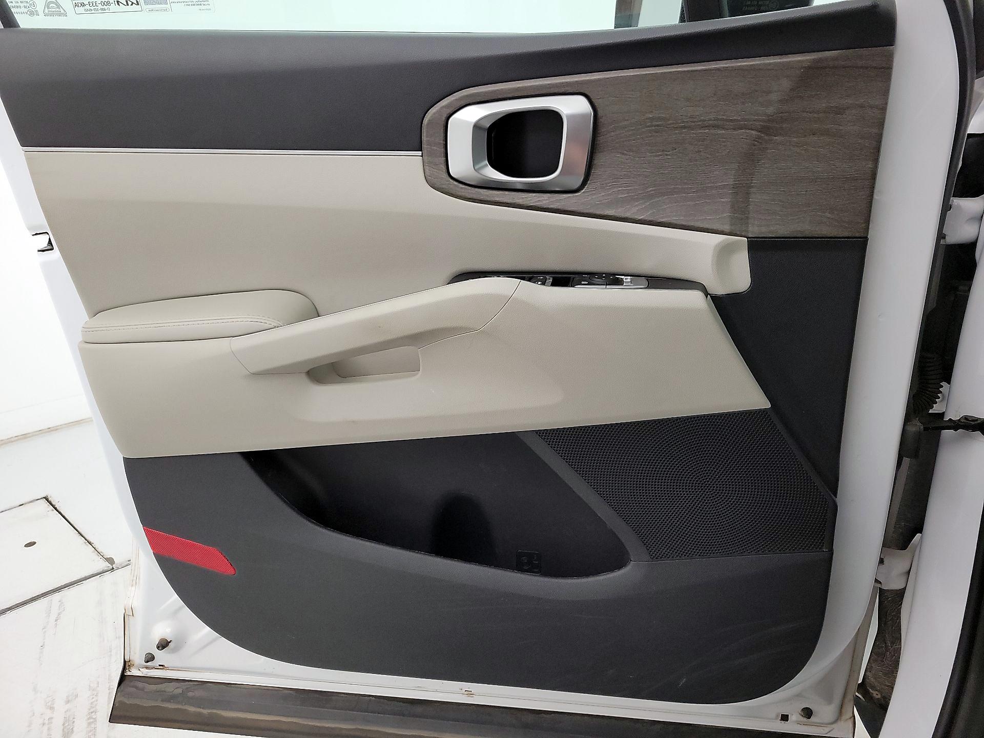 Thumbnail: 2022 Kia Sorento - 12