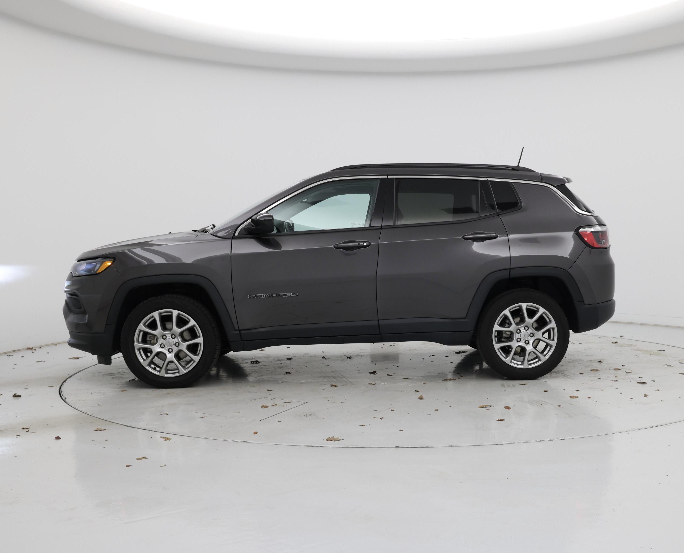 Thumbnail: 2022 Jeep Compass - 3