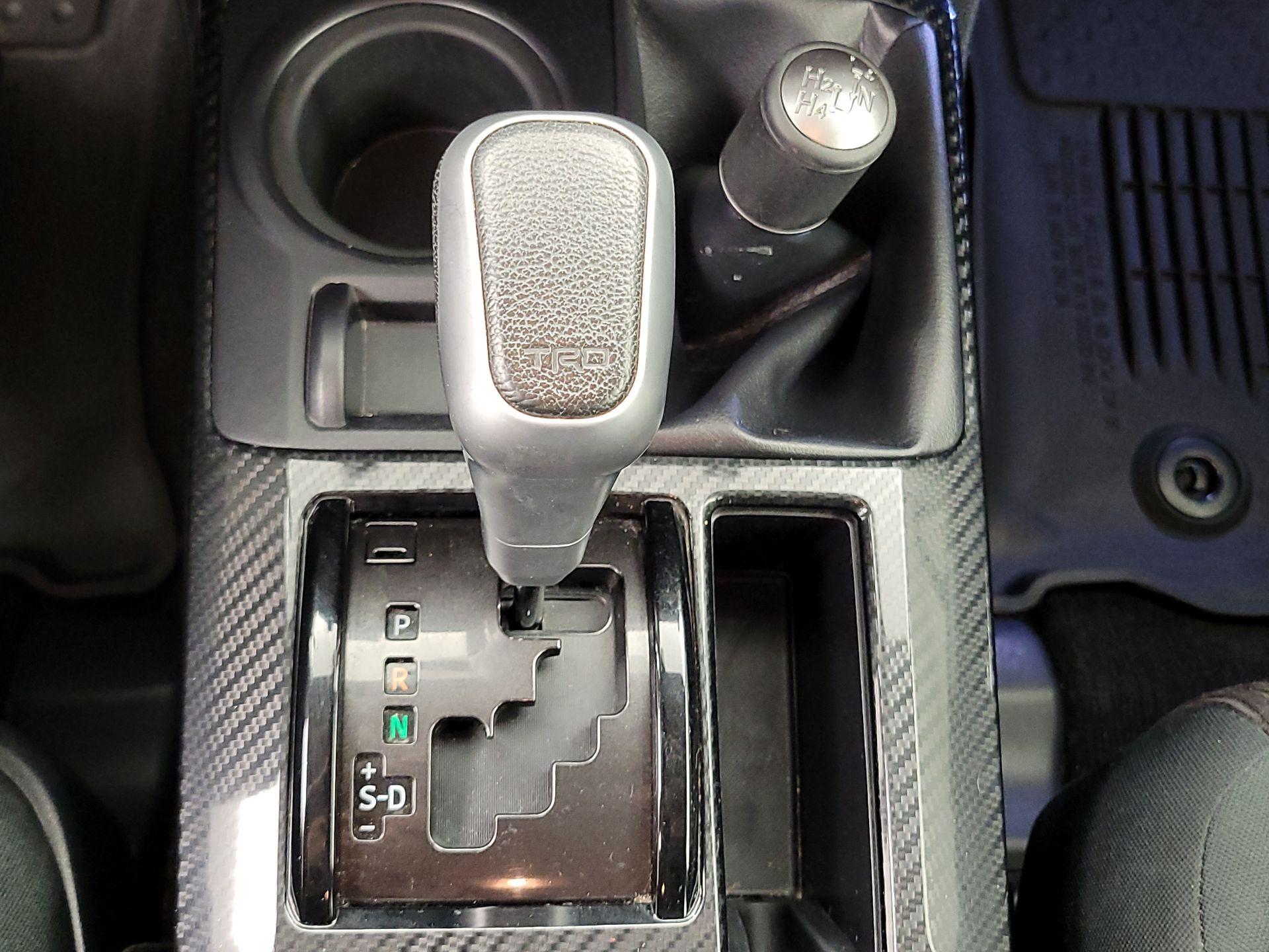 Thumbnail: 2019 Toyota 4Runner - 18