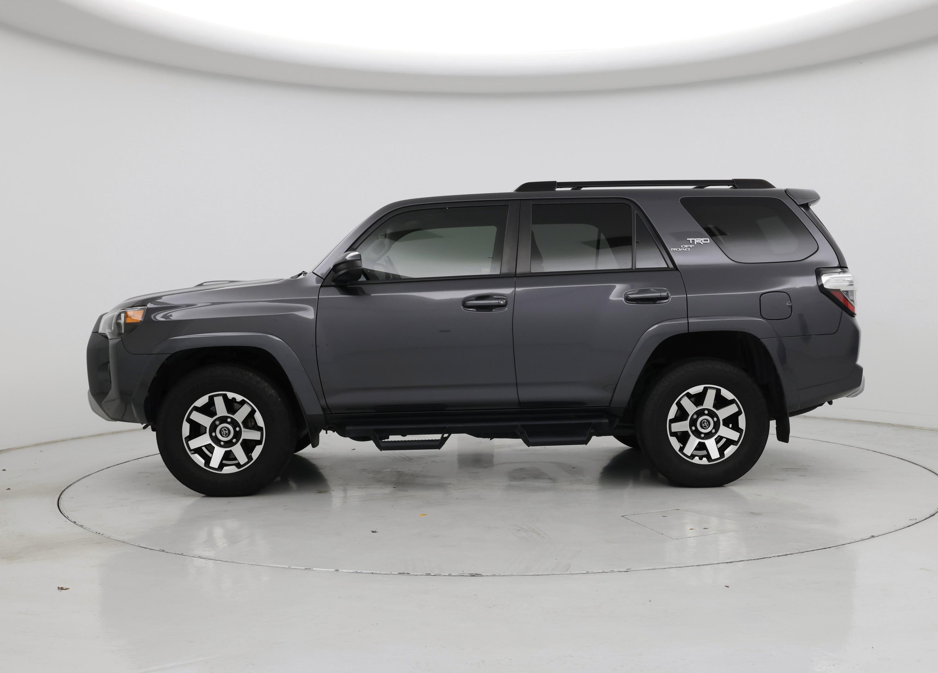 Thumbnail: 2019 Toyota 4Runner - 3