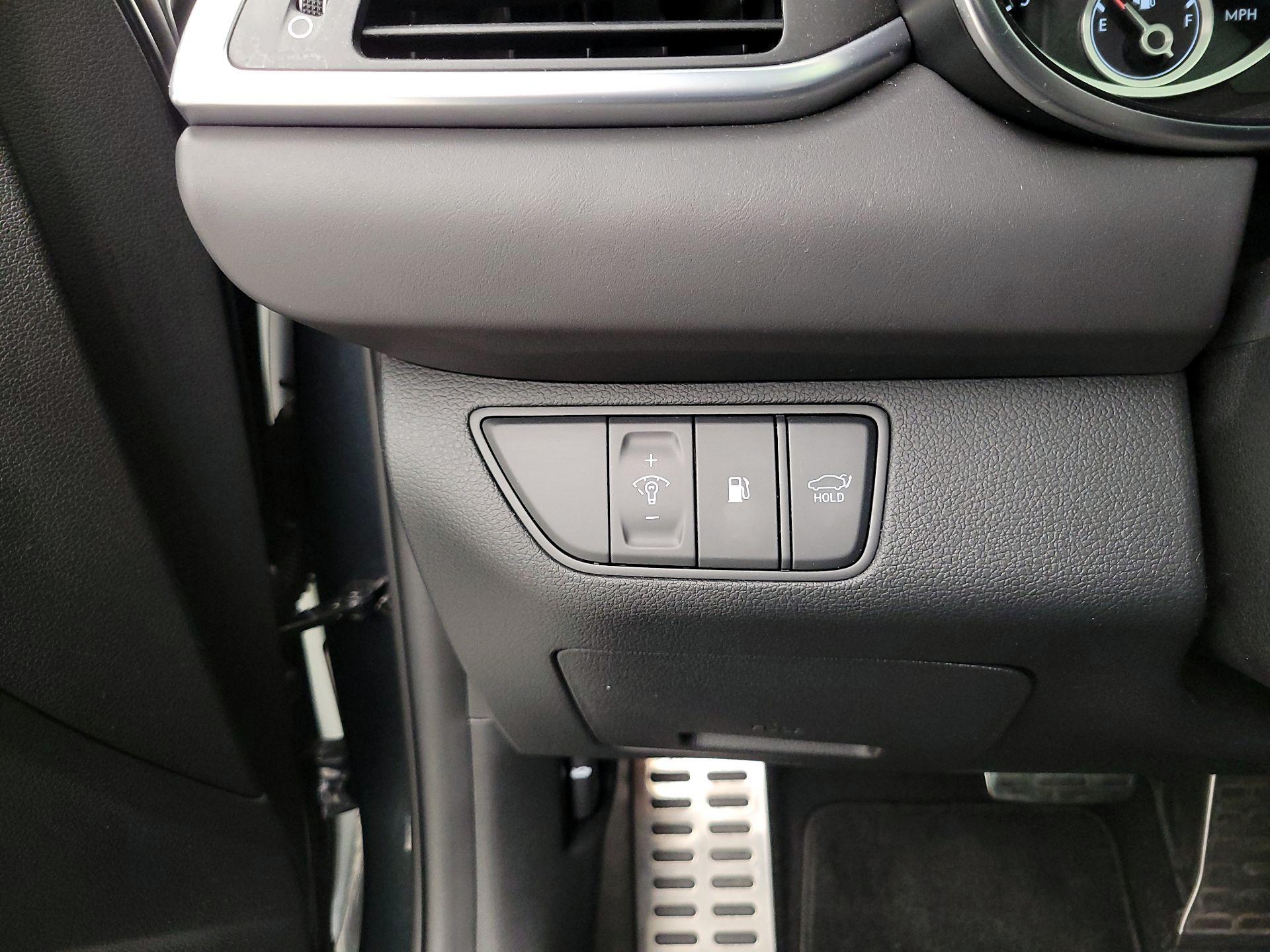 Thumbnail: 2023 Genesis G70 - 13