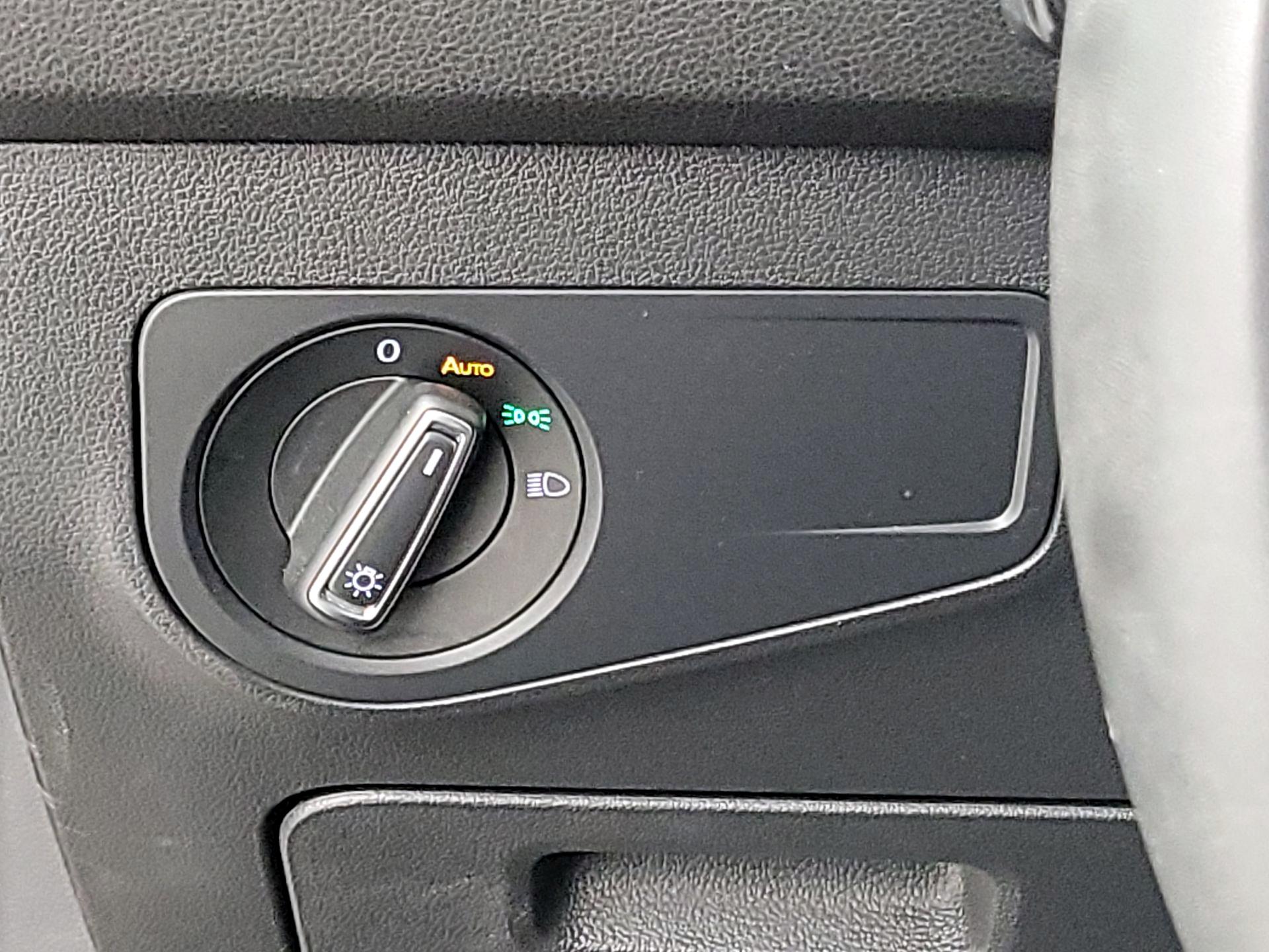 Thumbnail: 2021 Volkswagen Tiguan - 13