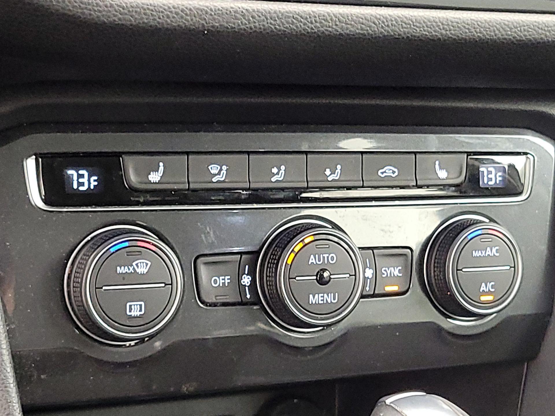 Thumbnail: 2021 Volkswagen Tiguan - 16