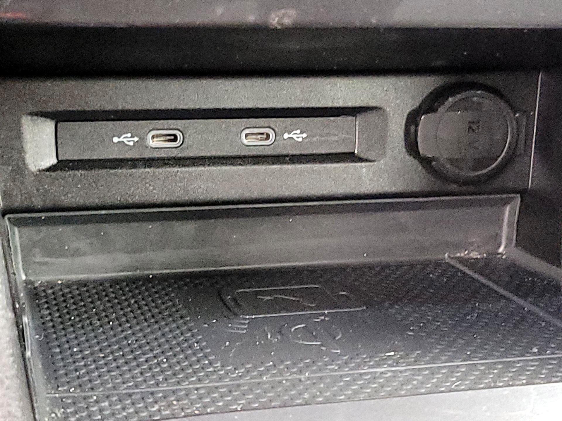 Thumbnail: 2021 Volkswagen Tiguan - 18