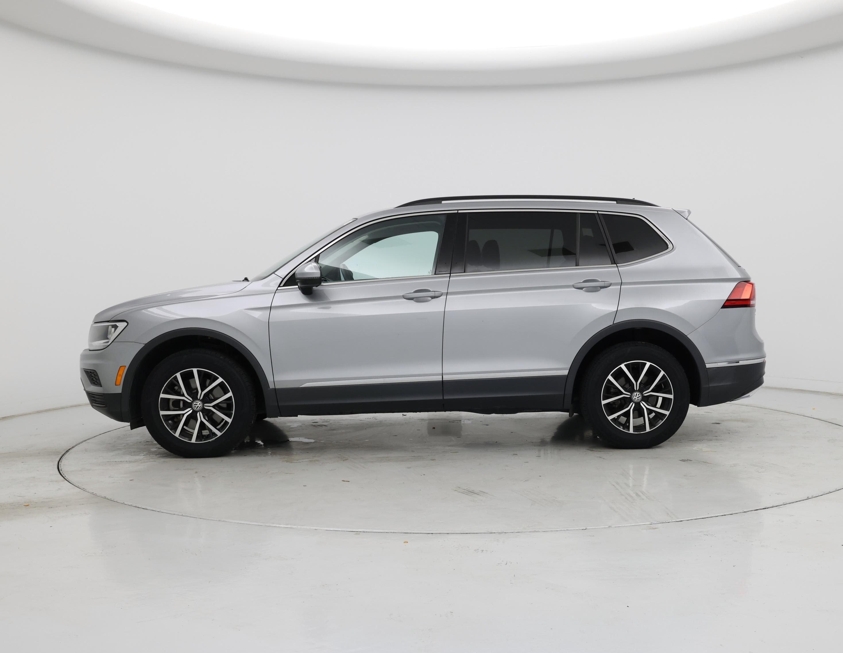 Thumbnail: 2021 Volkswagen Tiguan - 3