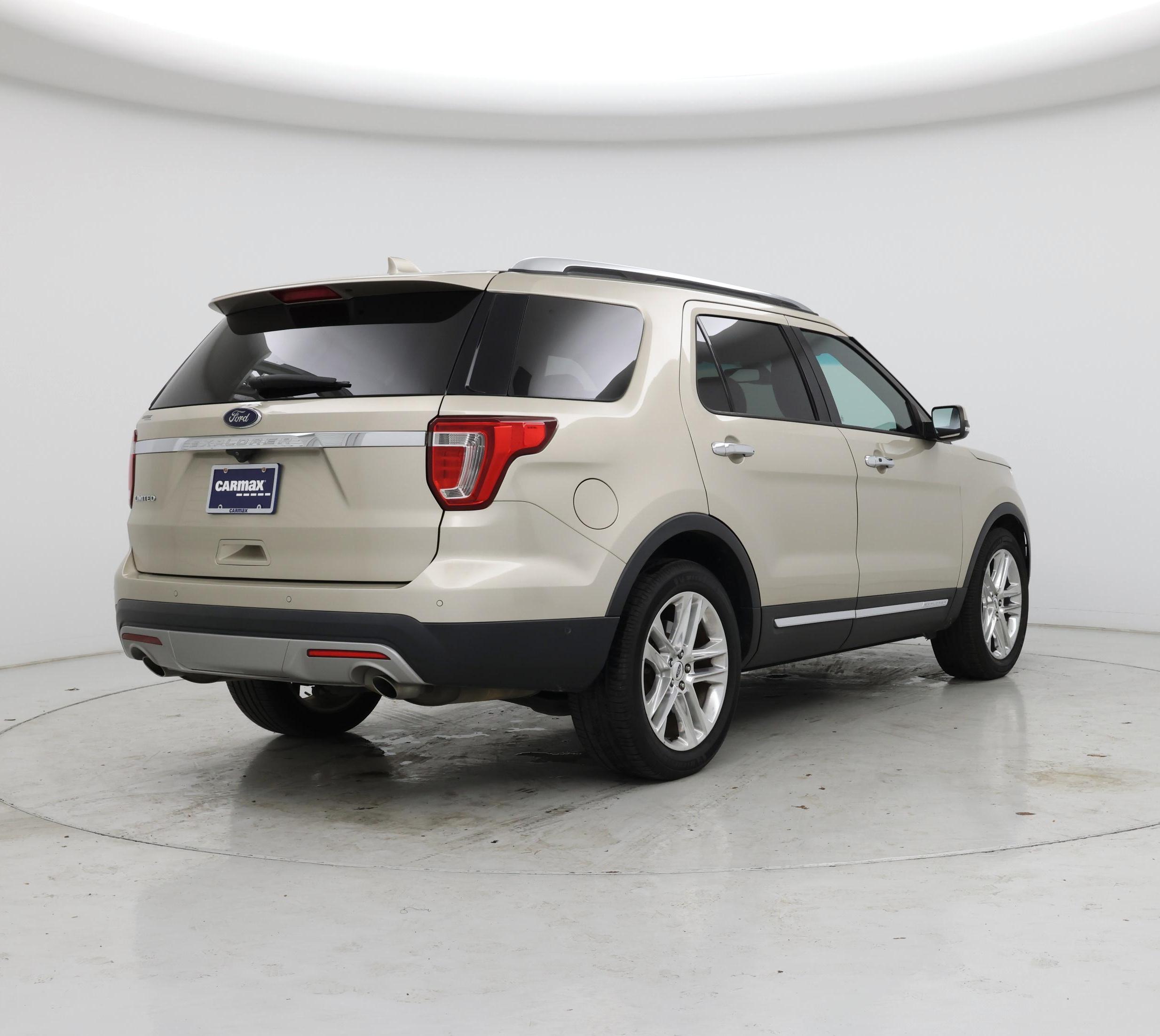 Thumbnail: 2017 Ford Explorer - 8