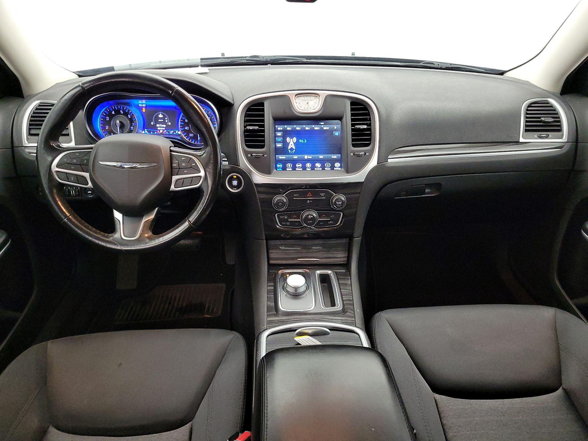 Thumbnail: 2019 Chrysler 300 - 9