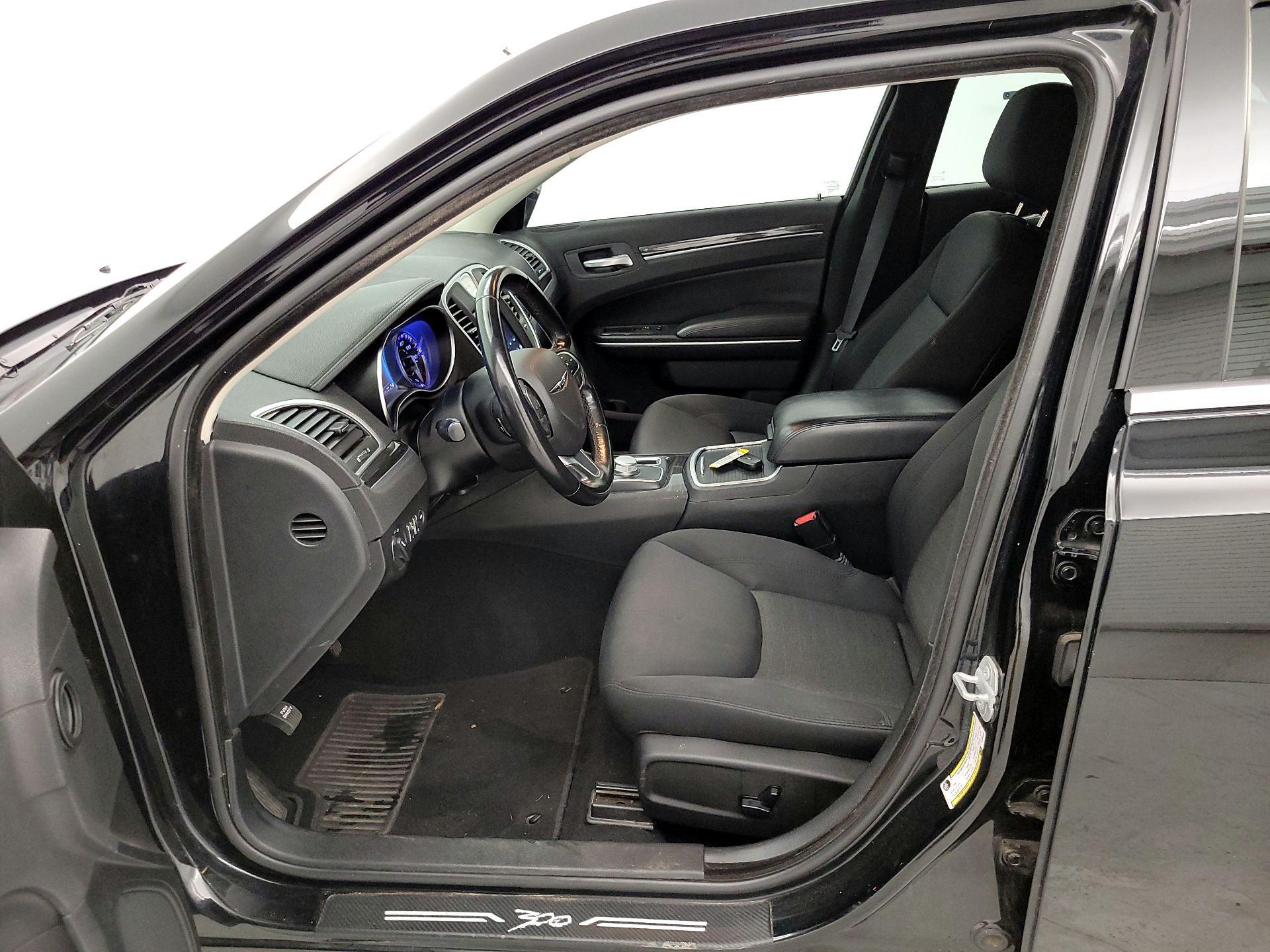 Thumbnail: 2019 Chrysler 300 - 11