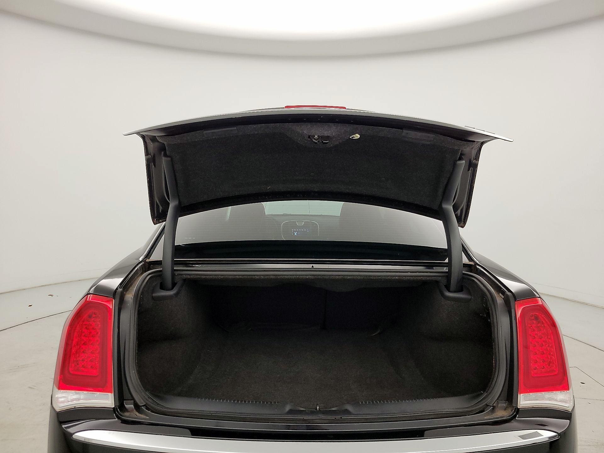 Thumbnail: 2019 Chrysler 300 - 20