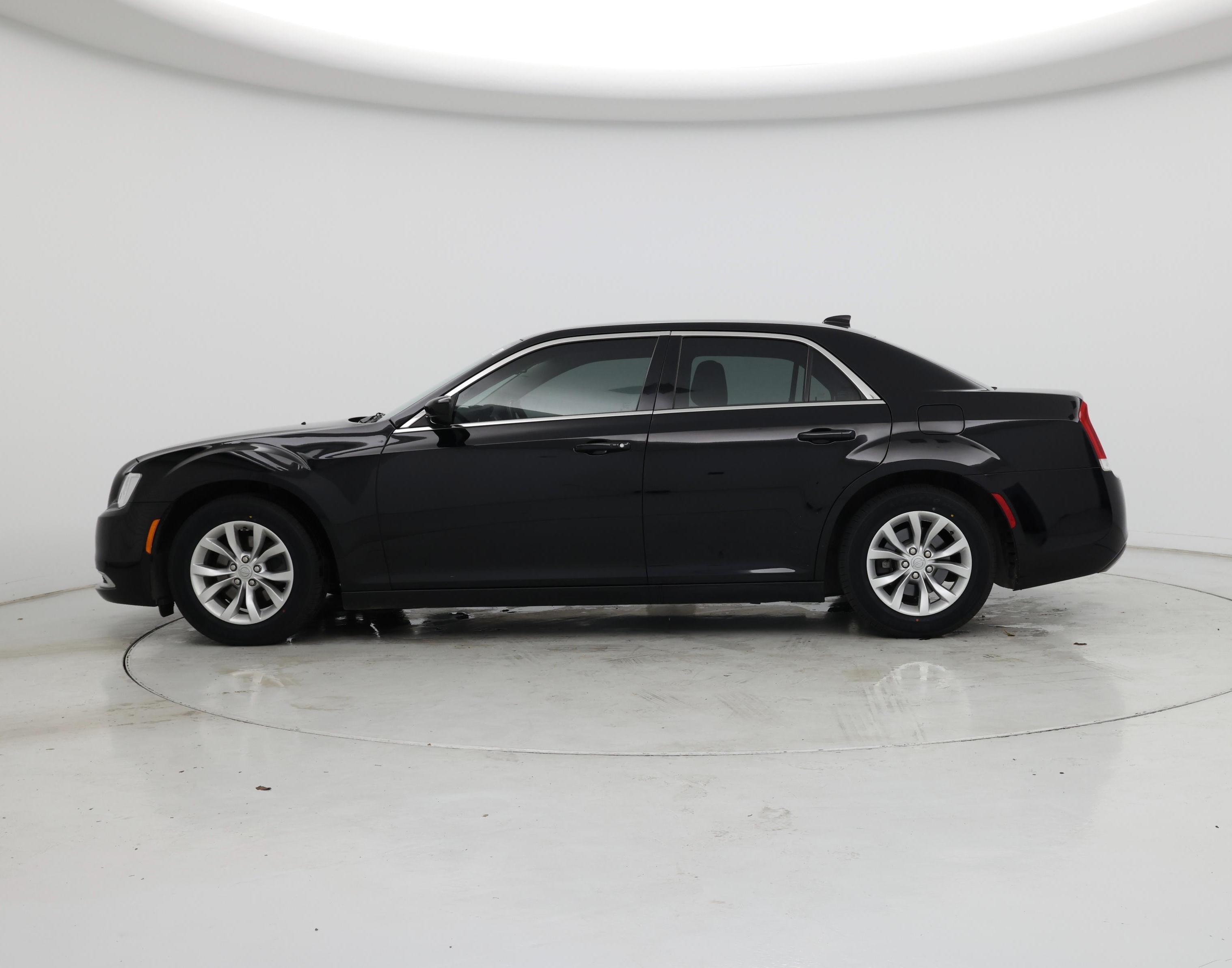 Thumbnail: 2019 Chrysler 300 - 3