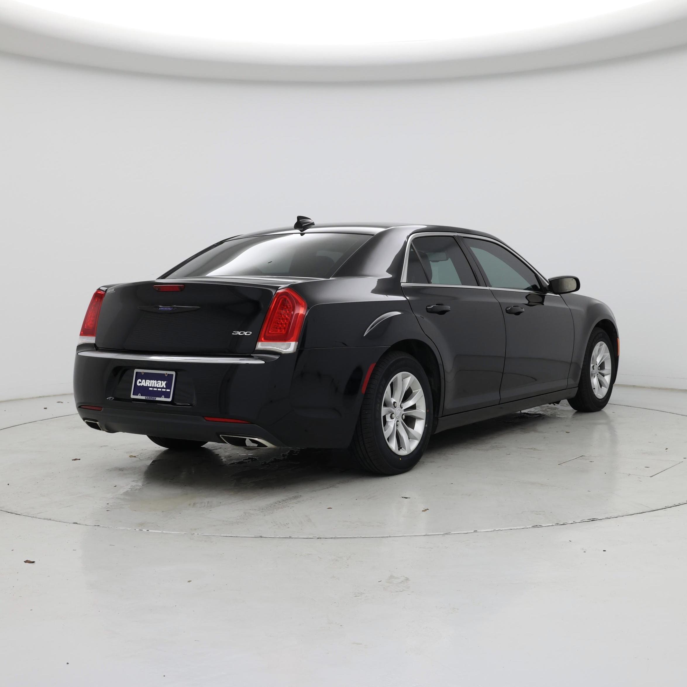 Thumbnail: 2019 Chrysler 300 - 8