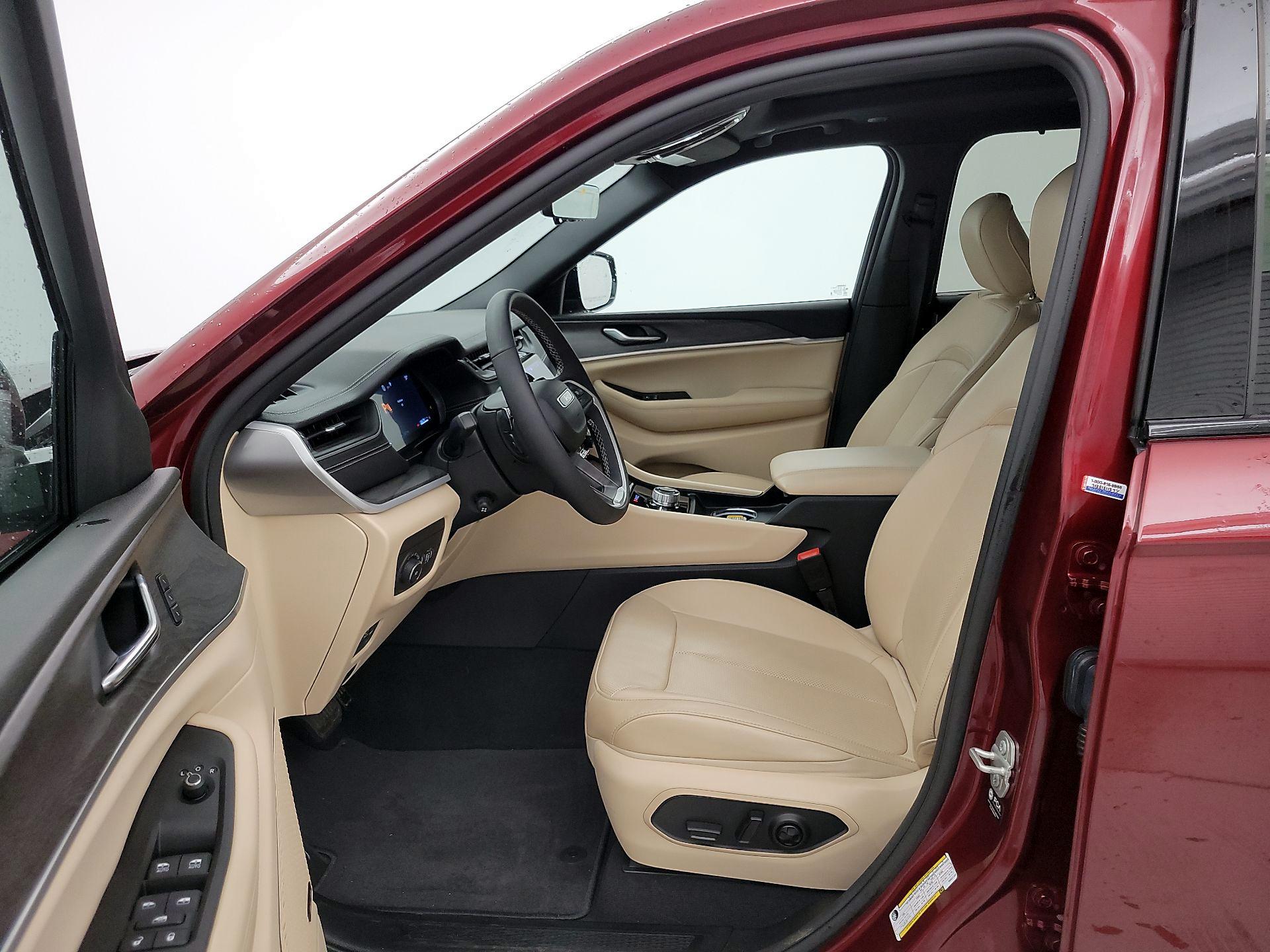 Thumbnail: 2024 Jeep Grand Cherokee L - 11