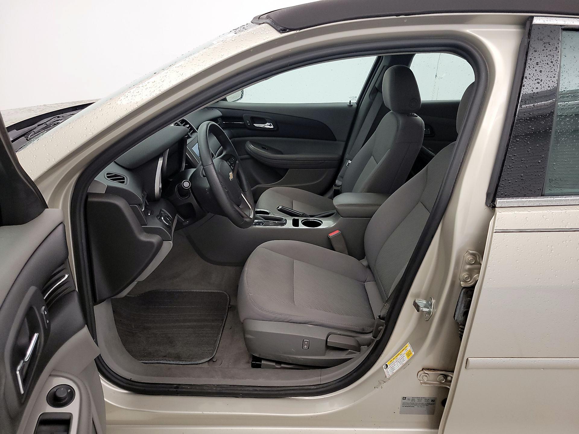 Thumbnail: 2015 Chevrolet Malibu - 11