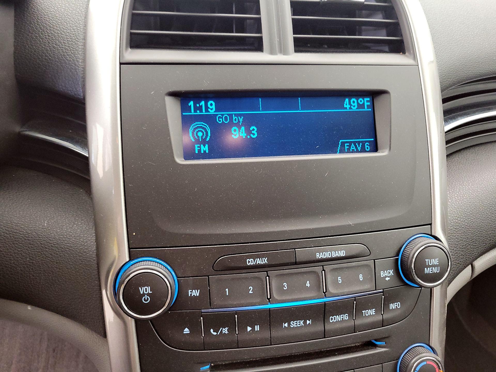 Thumbnail: 2015 Chevrolet Malibu - 14