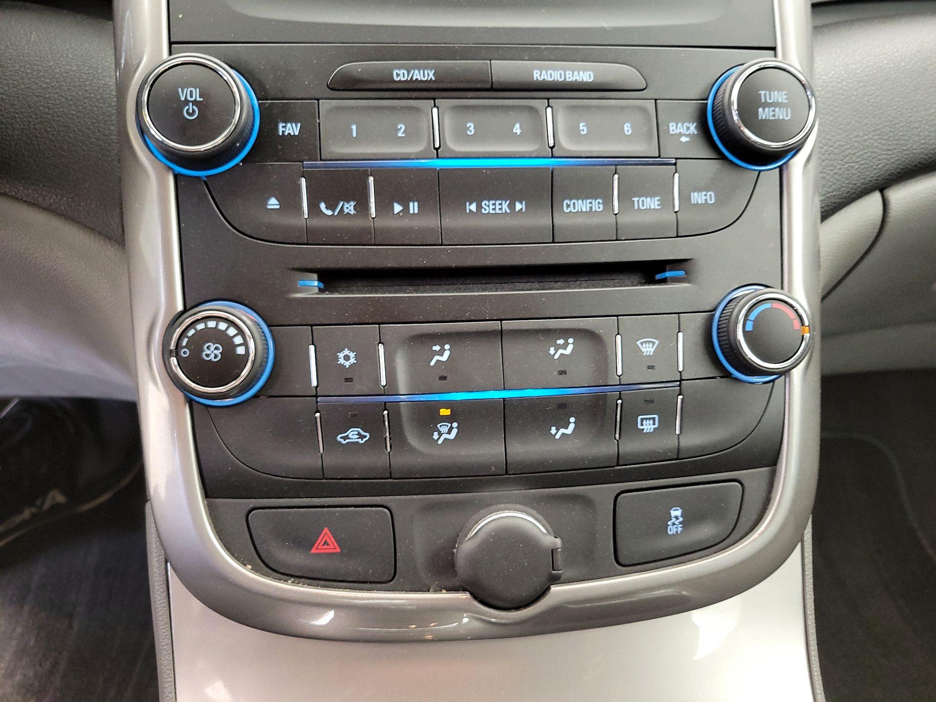 Thumbnail: 2015 Chevrolet Malibu - 15