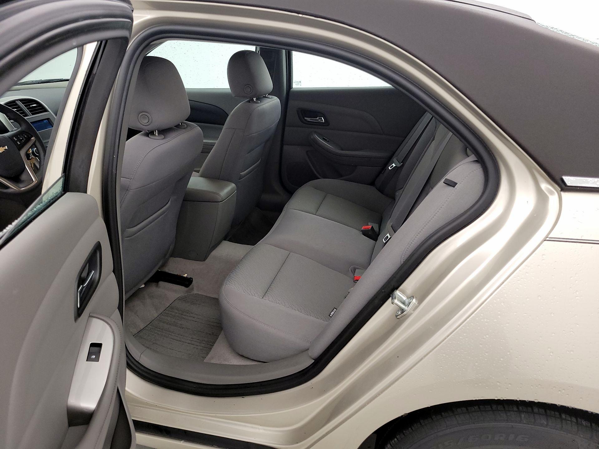 Thumbnail: 2015 Chevrolet Malibu - 17