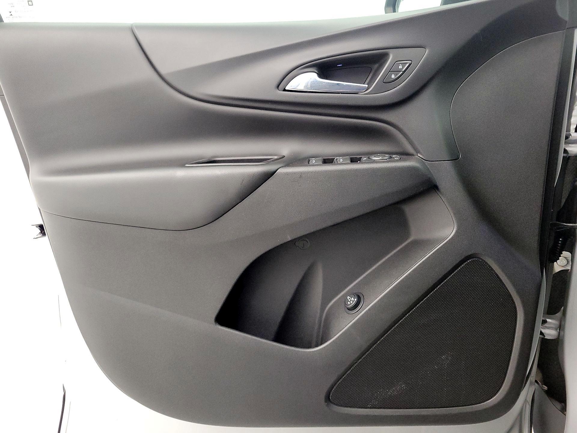 Thumbnail: 2018 Chevrolet Equinox - 12