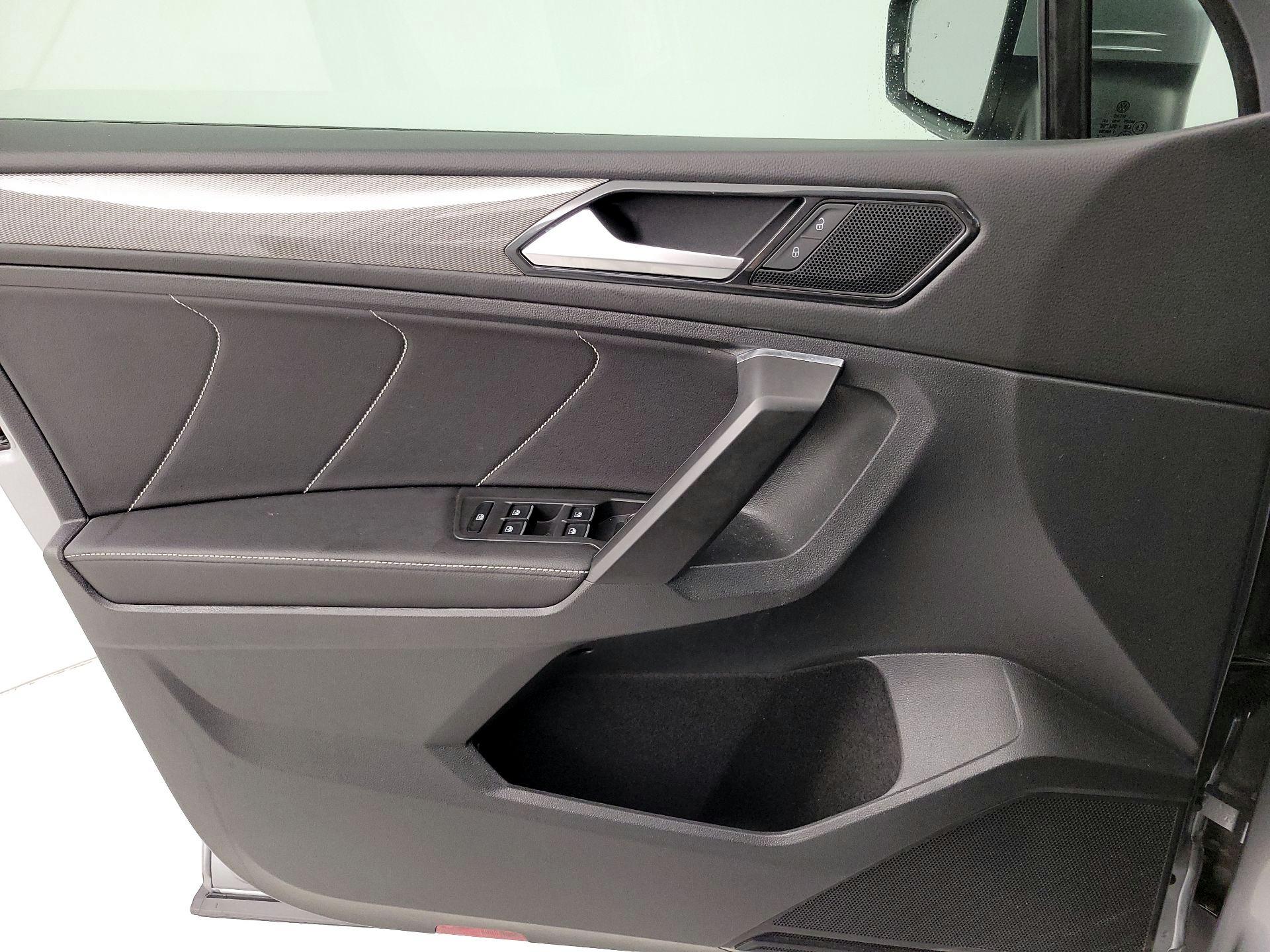 Thumbnail: 2022 Volkswagen Tiguan - 12