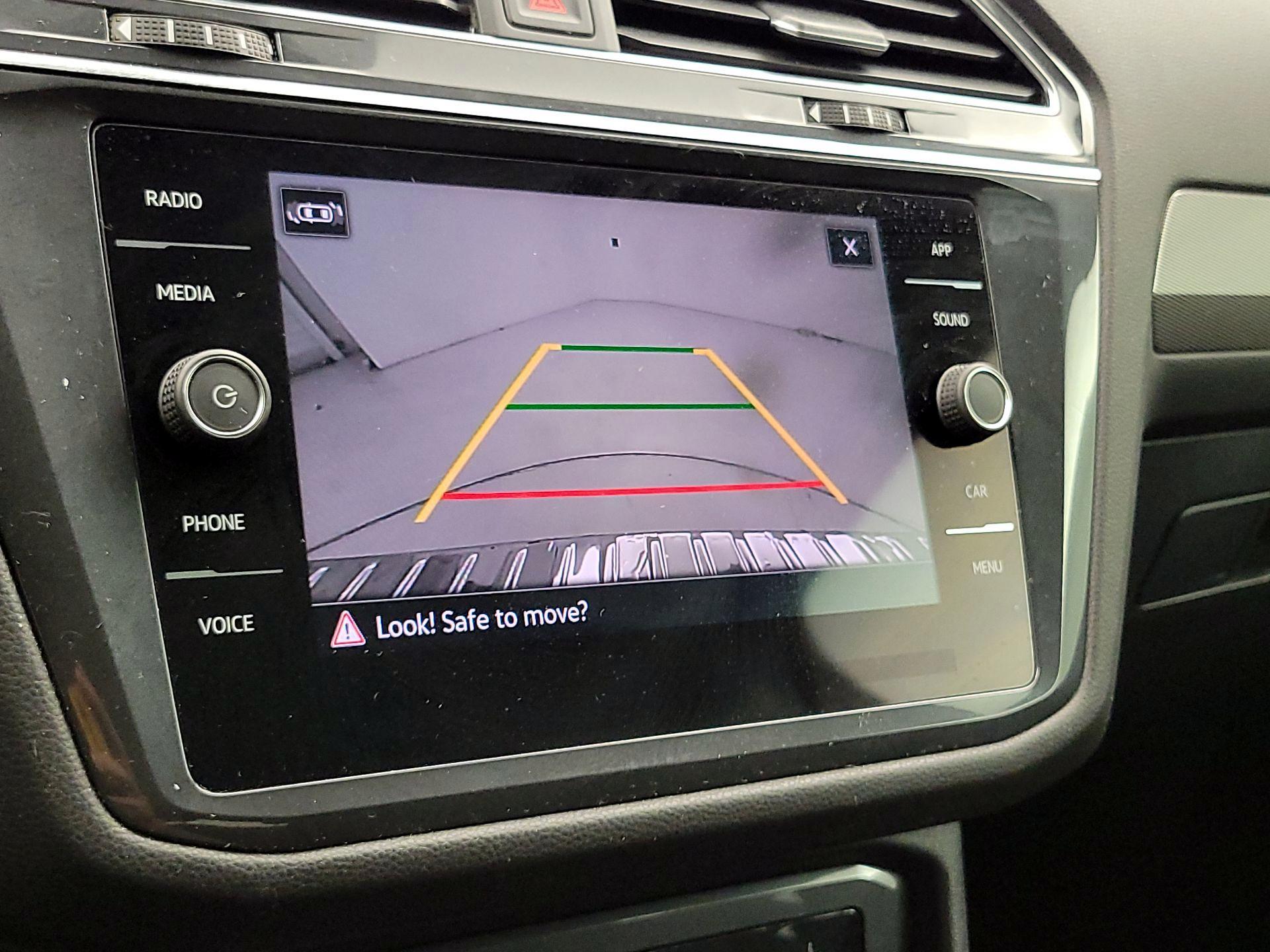 Thumbnail: 2022 Volkswagen Tiguan - 14