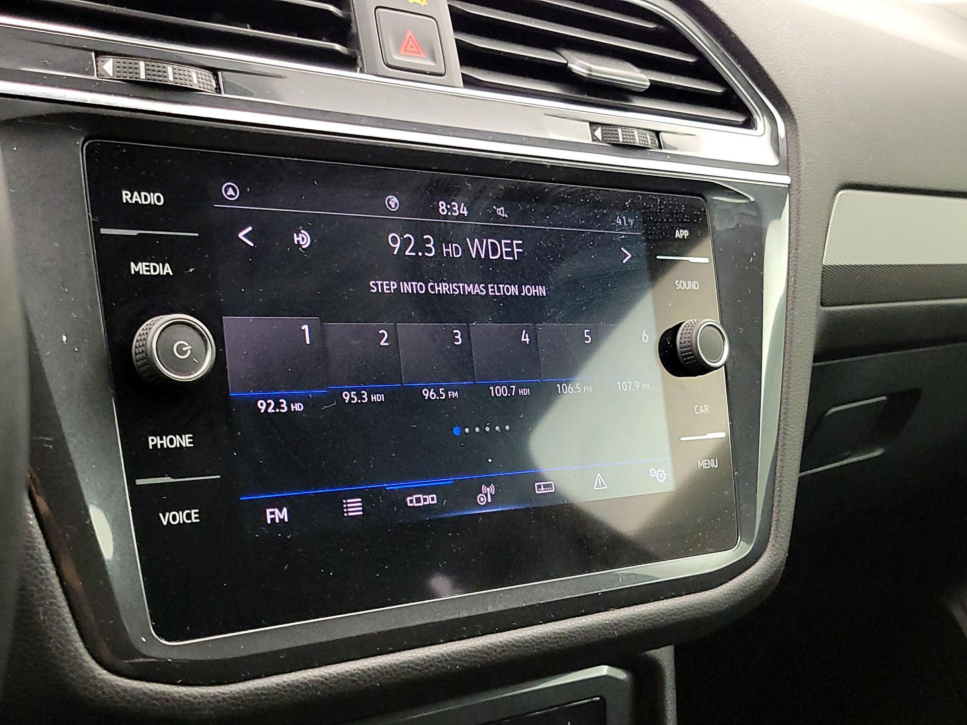 Thumbnail: 2022 Volkswagen Tiguan - 15