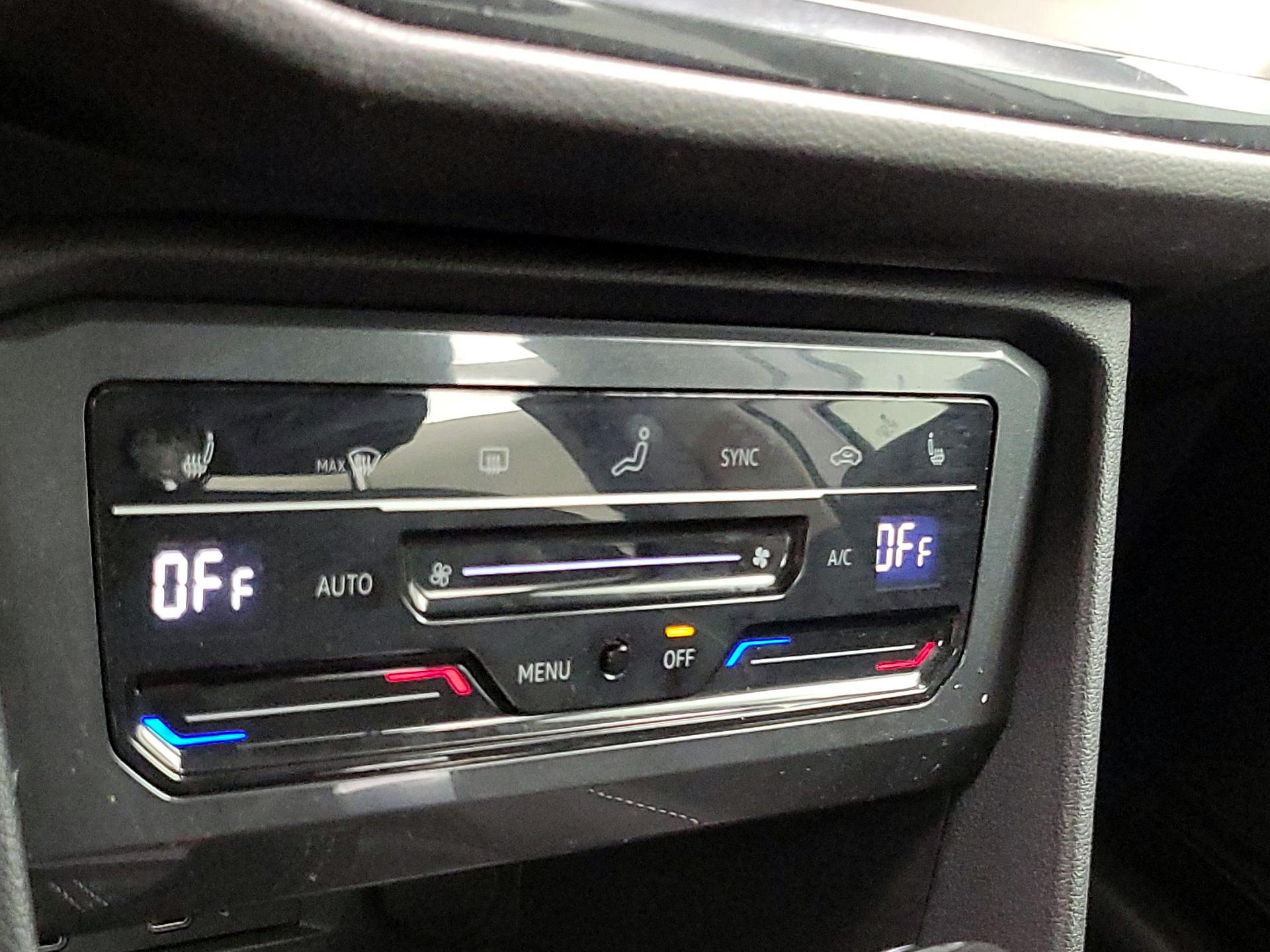 Thumbnail: 2022 Volkswagen Tiguan - 16