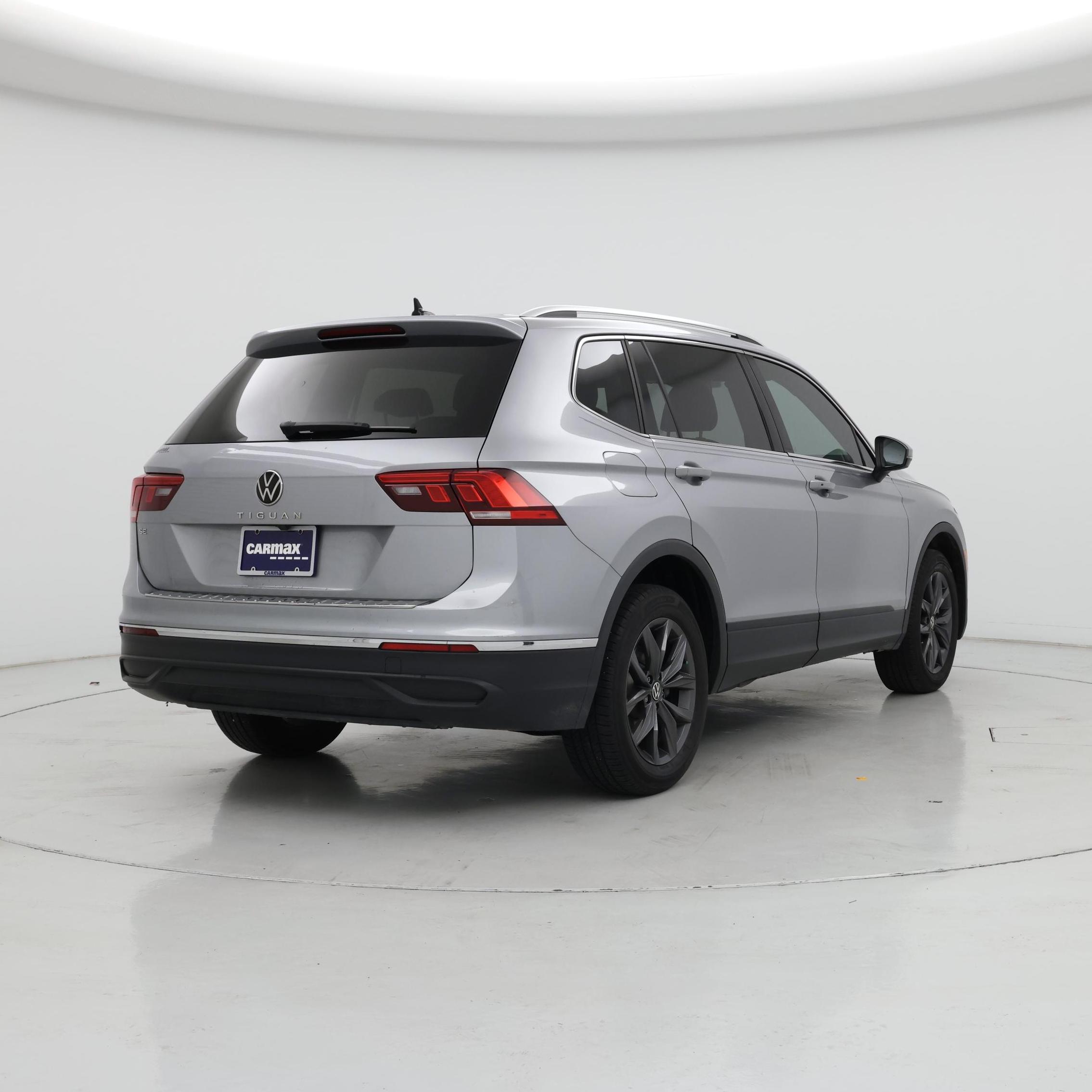 Thumbnail: 2022 Volkswagen Tiguan - 8