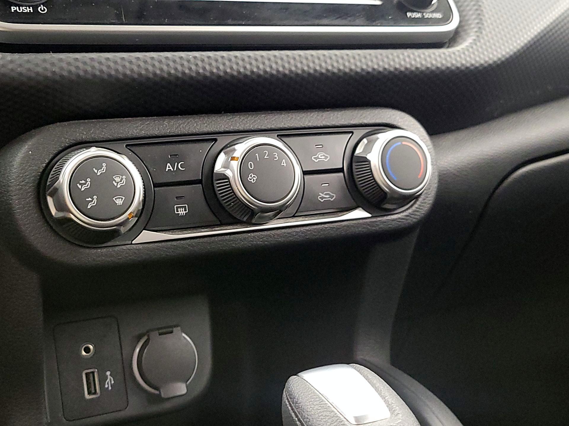 Thumbnail: 2023 Nissan Kicks - 16