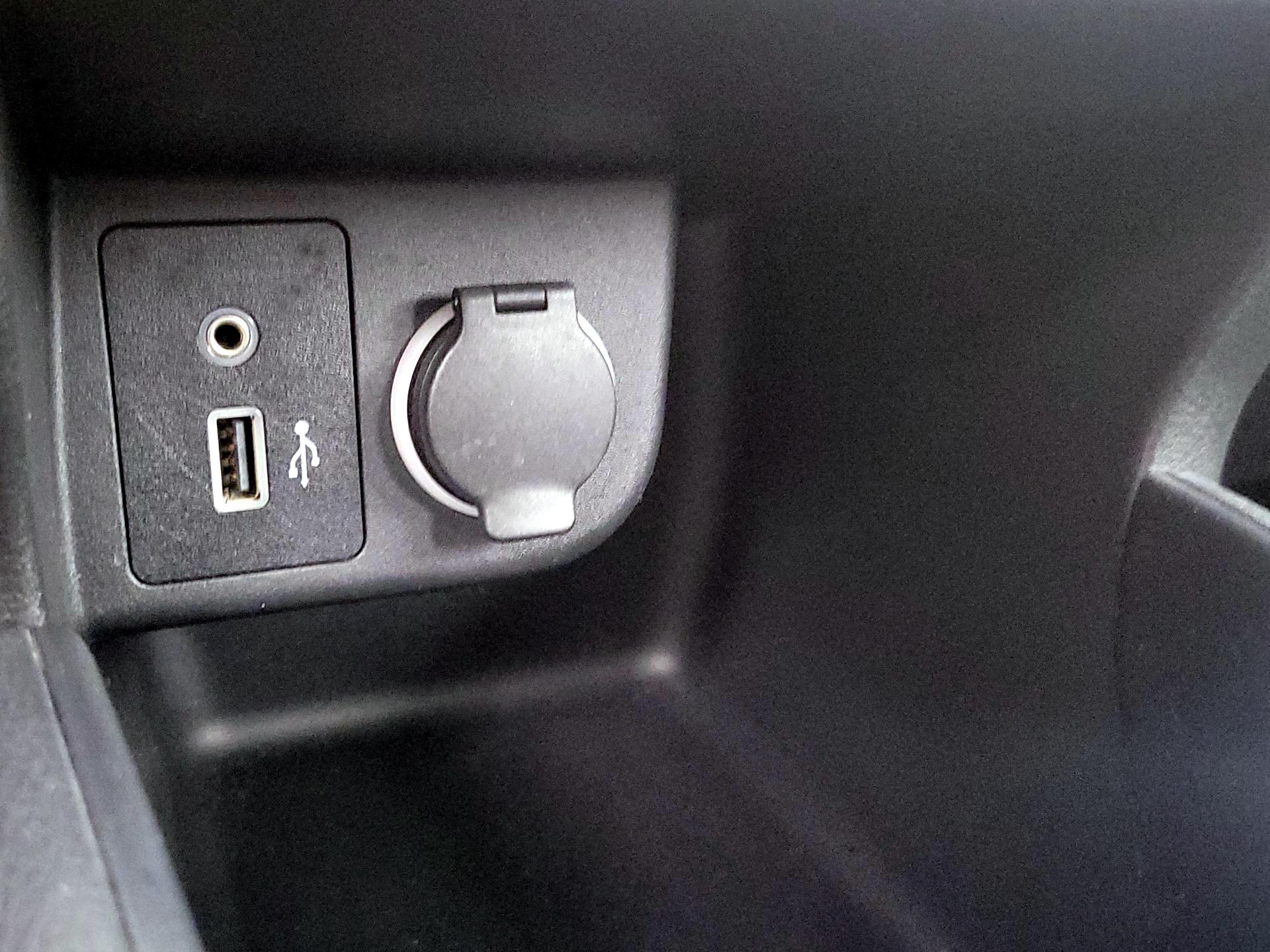 Thumbnail: 2023 Nissan Kicks - 18