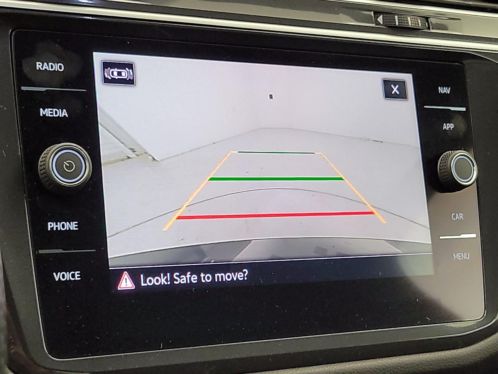 Thumbnail: 2024 Volkswagen Tiguan - 15