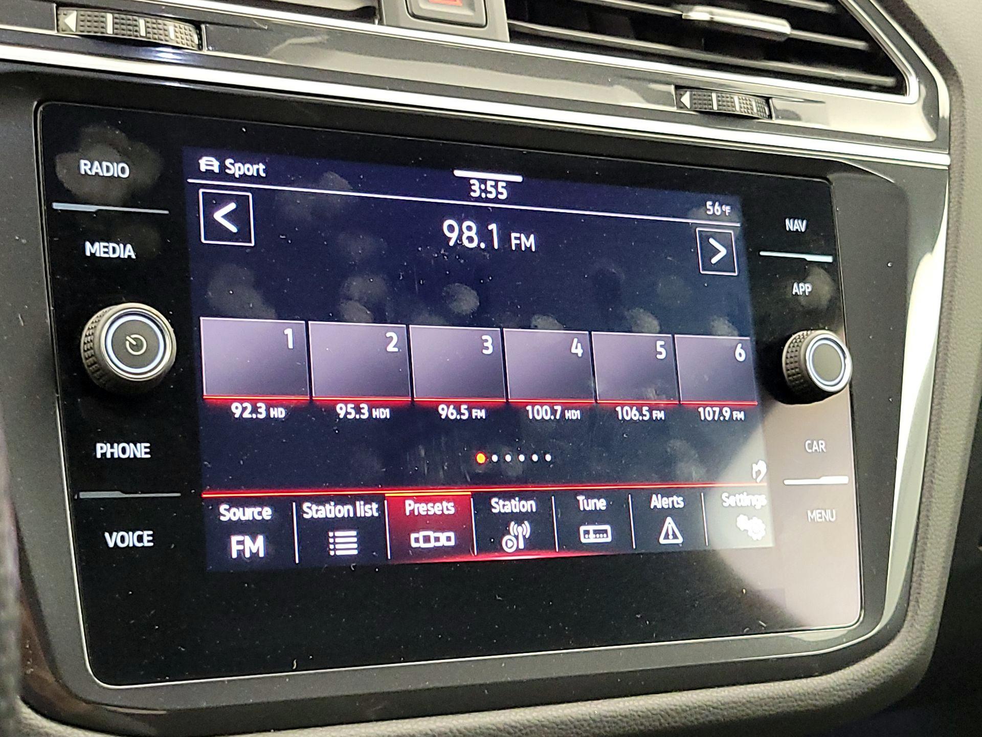 Thumbnail: 2024 Volkswagen Tiguan - 16