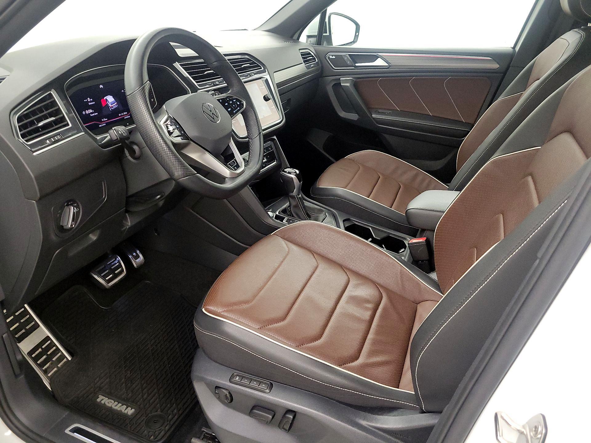 Thumbnail: 2024 Volkswagen Tiguan - 11