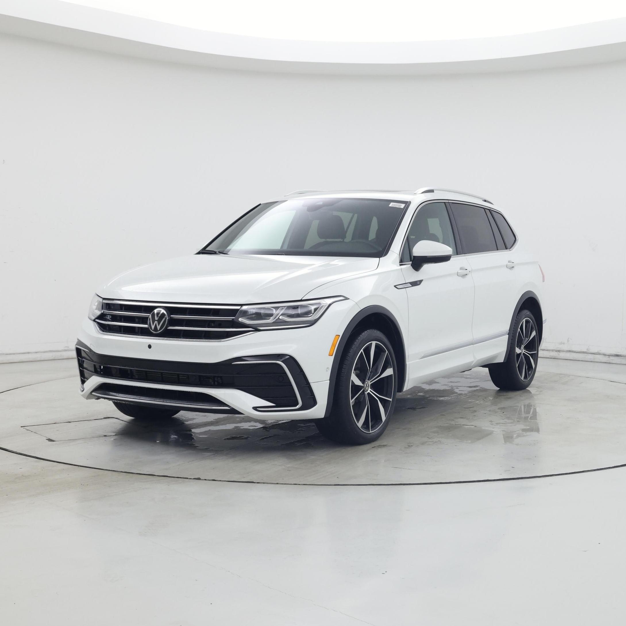 Thumbnail: 2024 Volkswagen Tiguan - 4