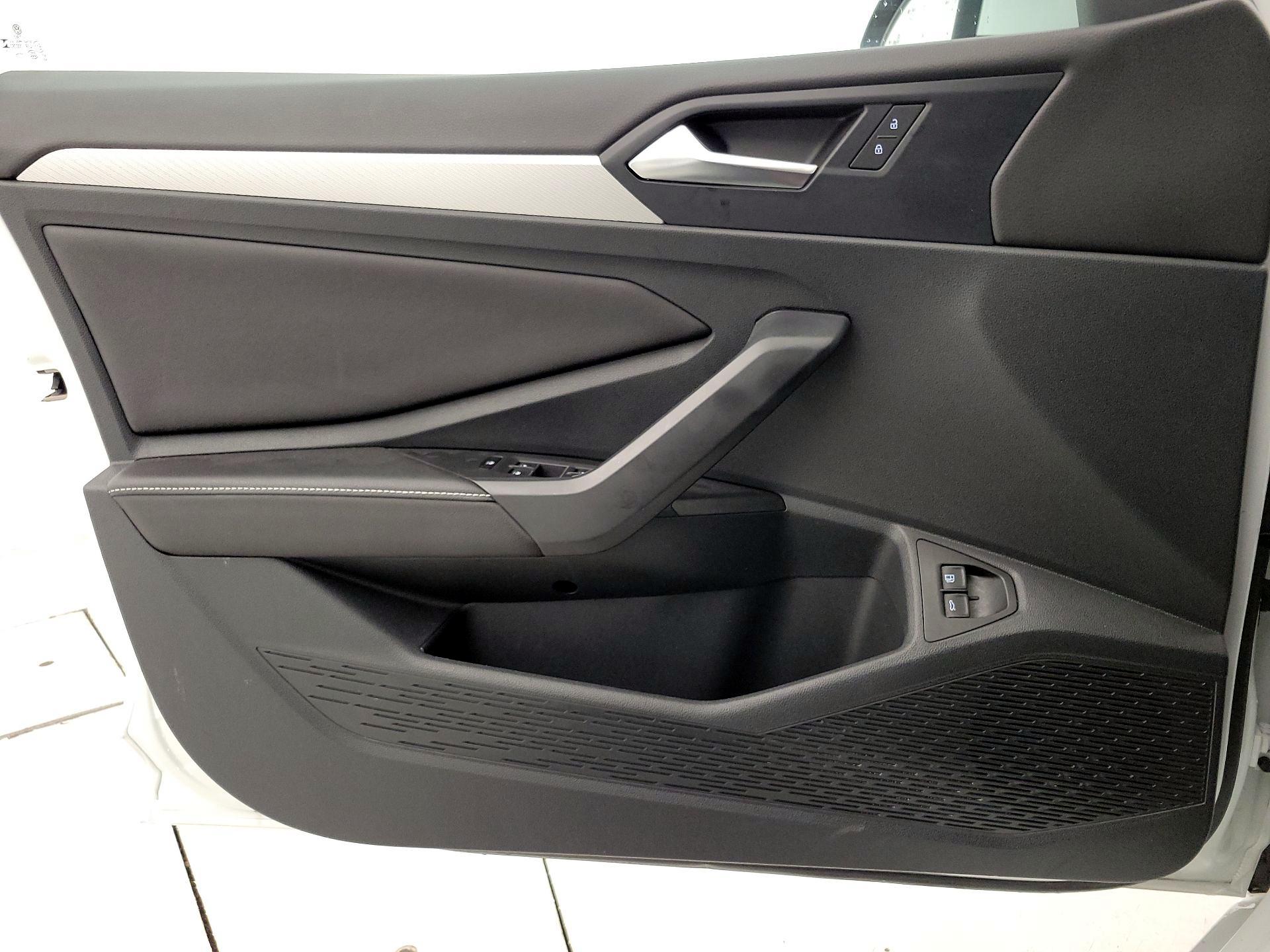 Thumbnail: 2024 Volkswagen Jetta - 12