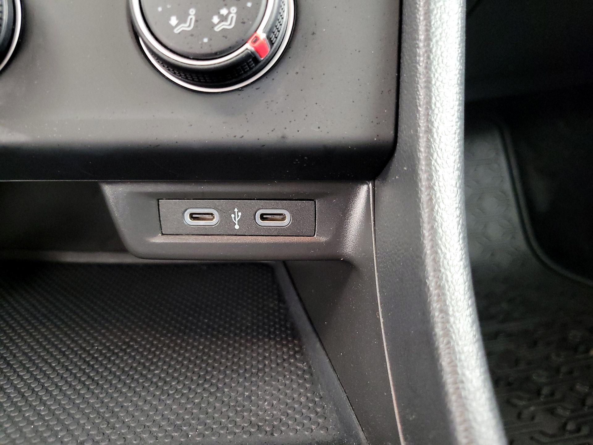 Thumbnail: 2024 Volkswagen Jetta - 18