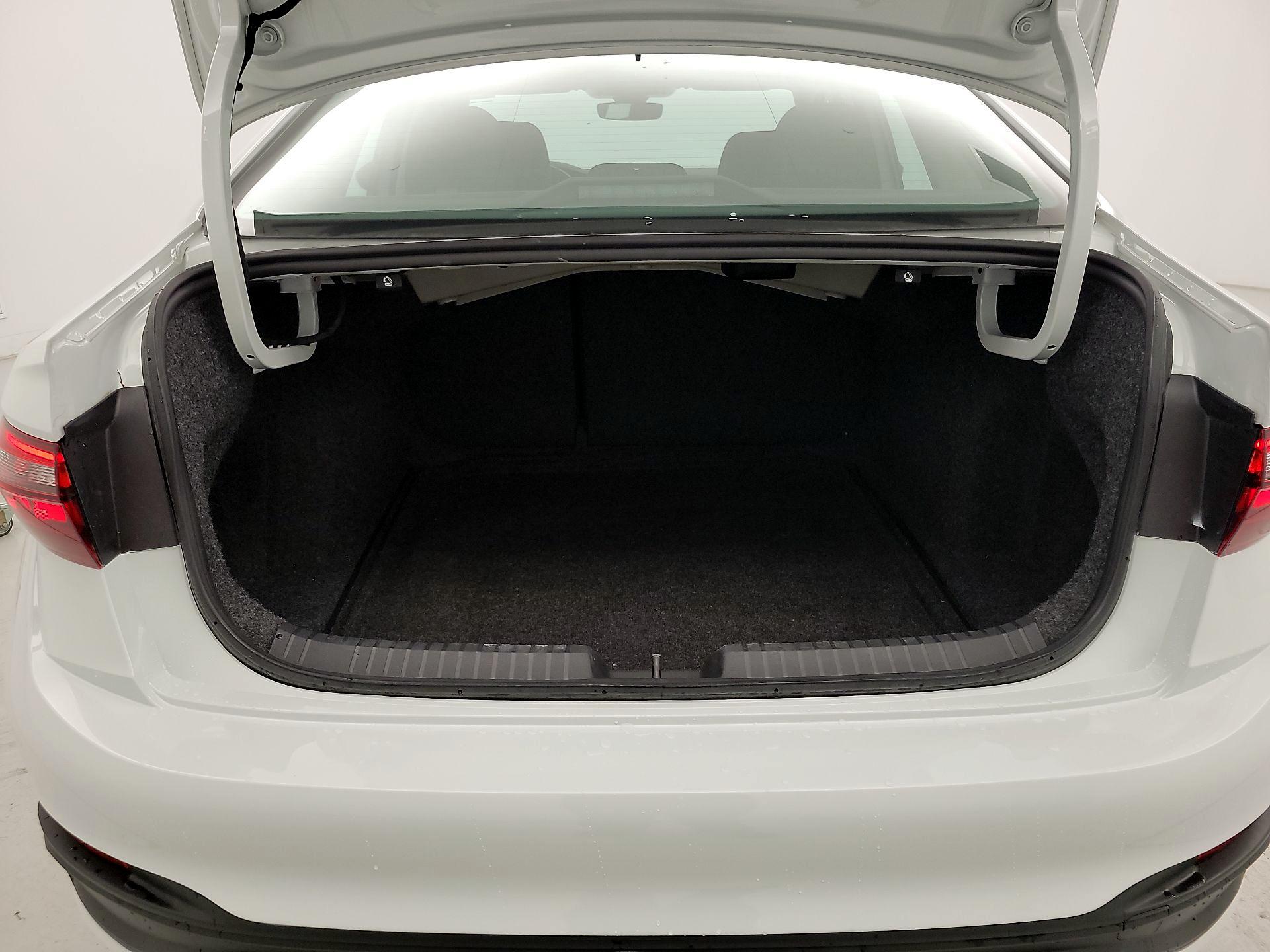 Thumbnail: 2024 Volkswagen Jetta - 20