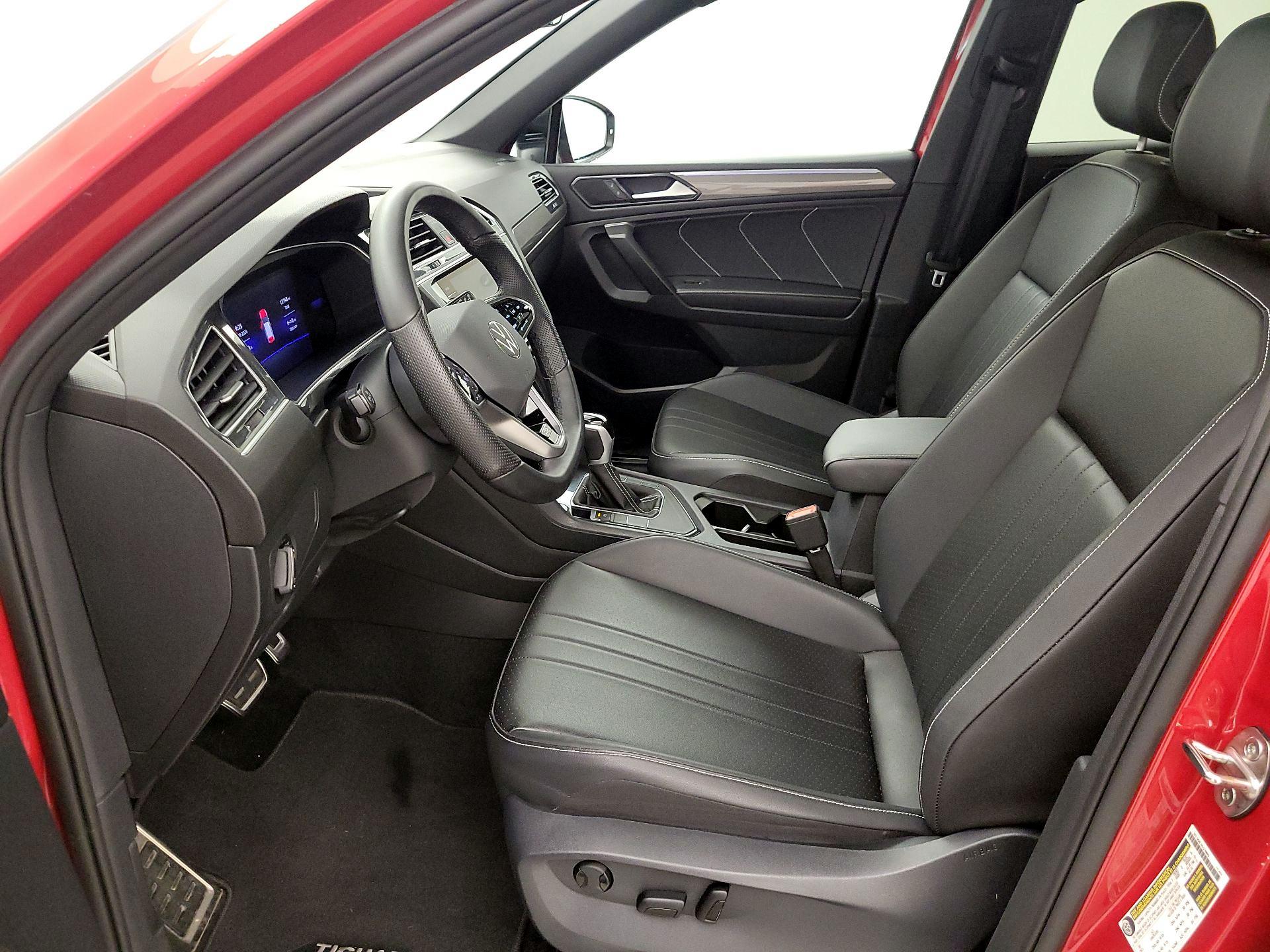 Thumbnail: 2024 Volkswagen Tiguan - 11