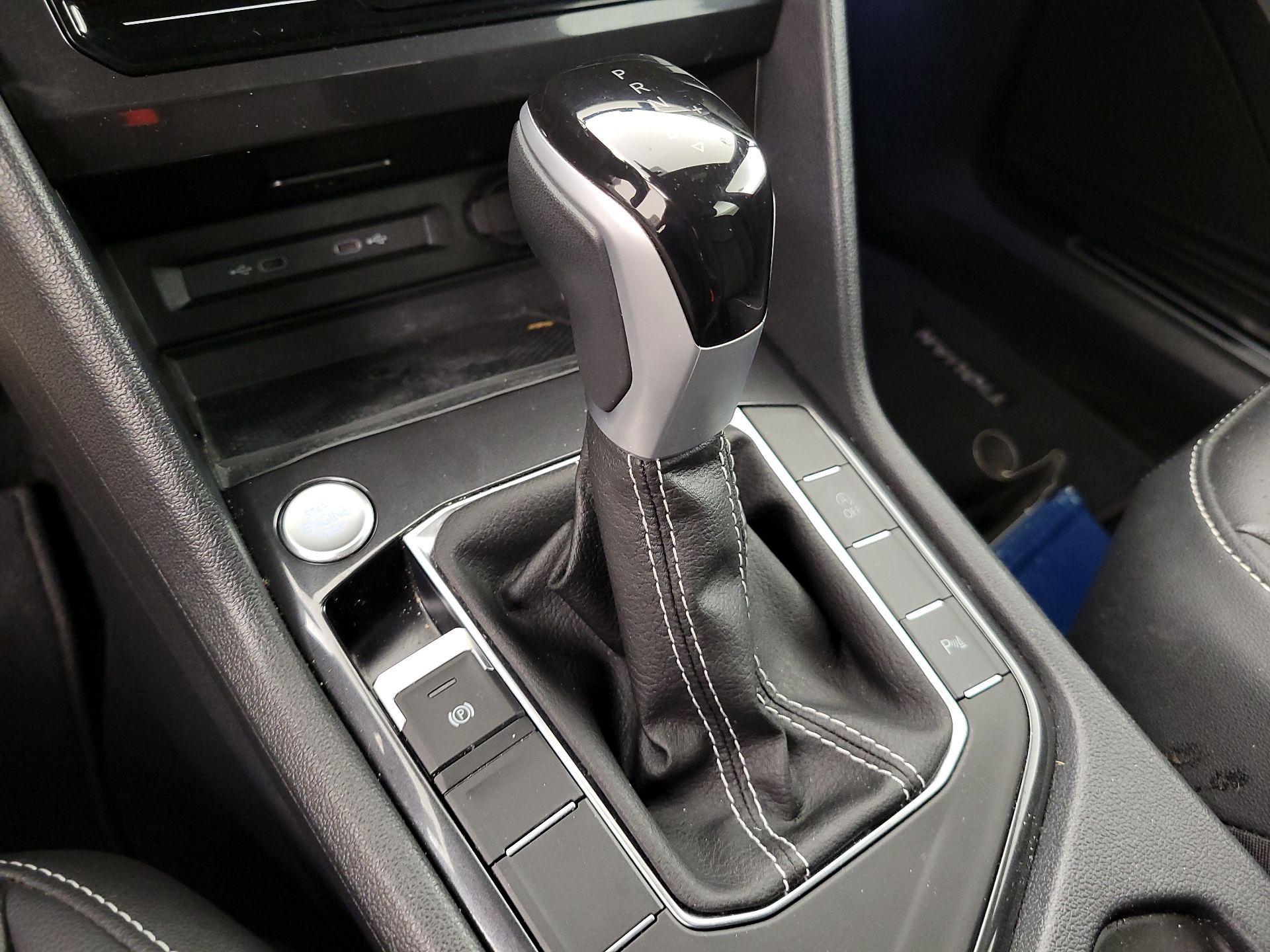 Thumbnail: 2024 Volkswagen Tiguan - 18